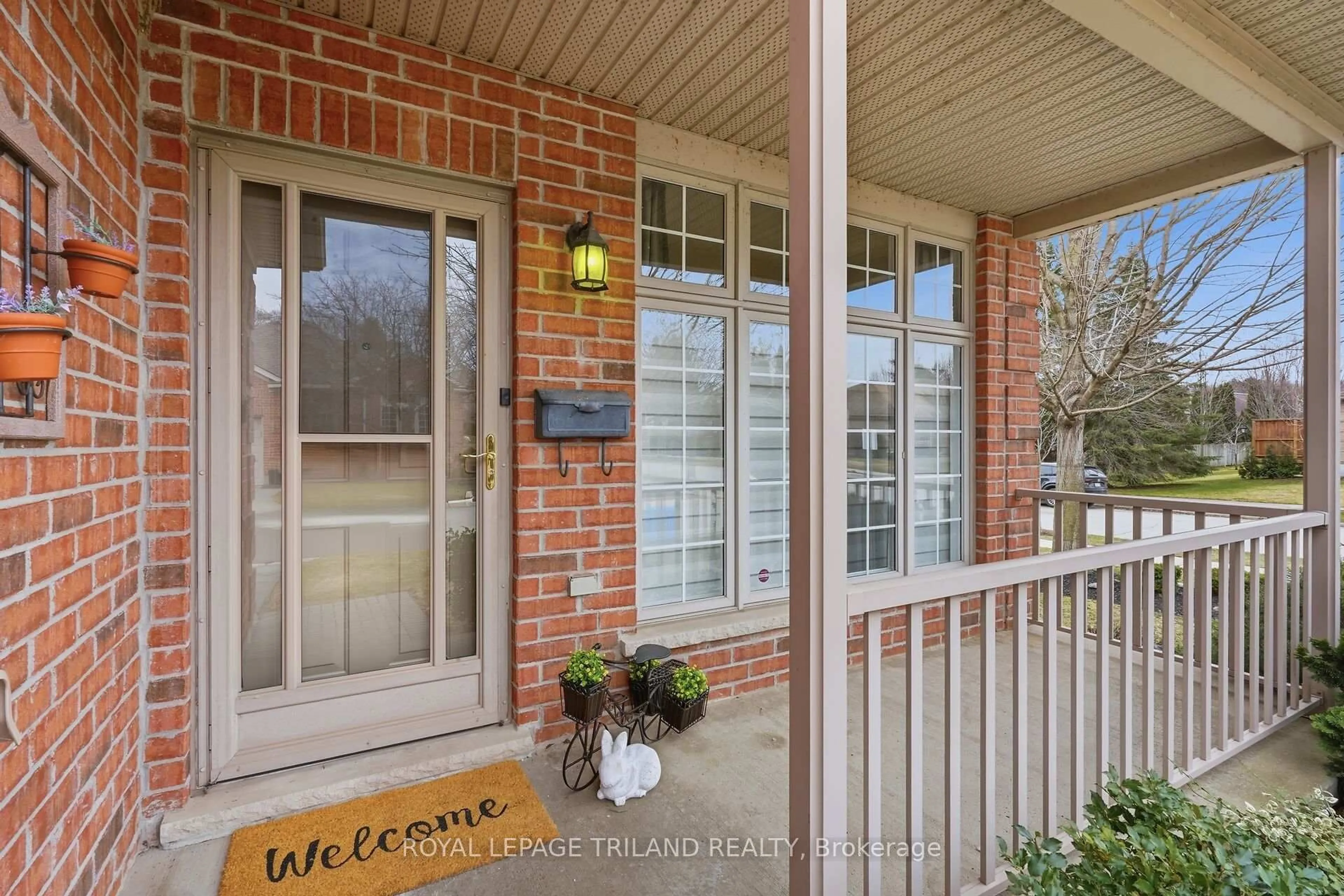 Indoor entryway for 6 Cadeau Terr #1, London South Ontario N6K 4W6