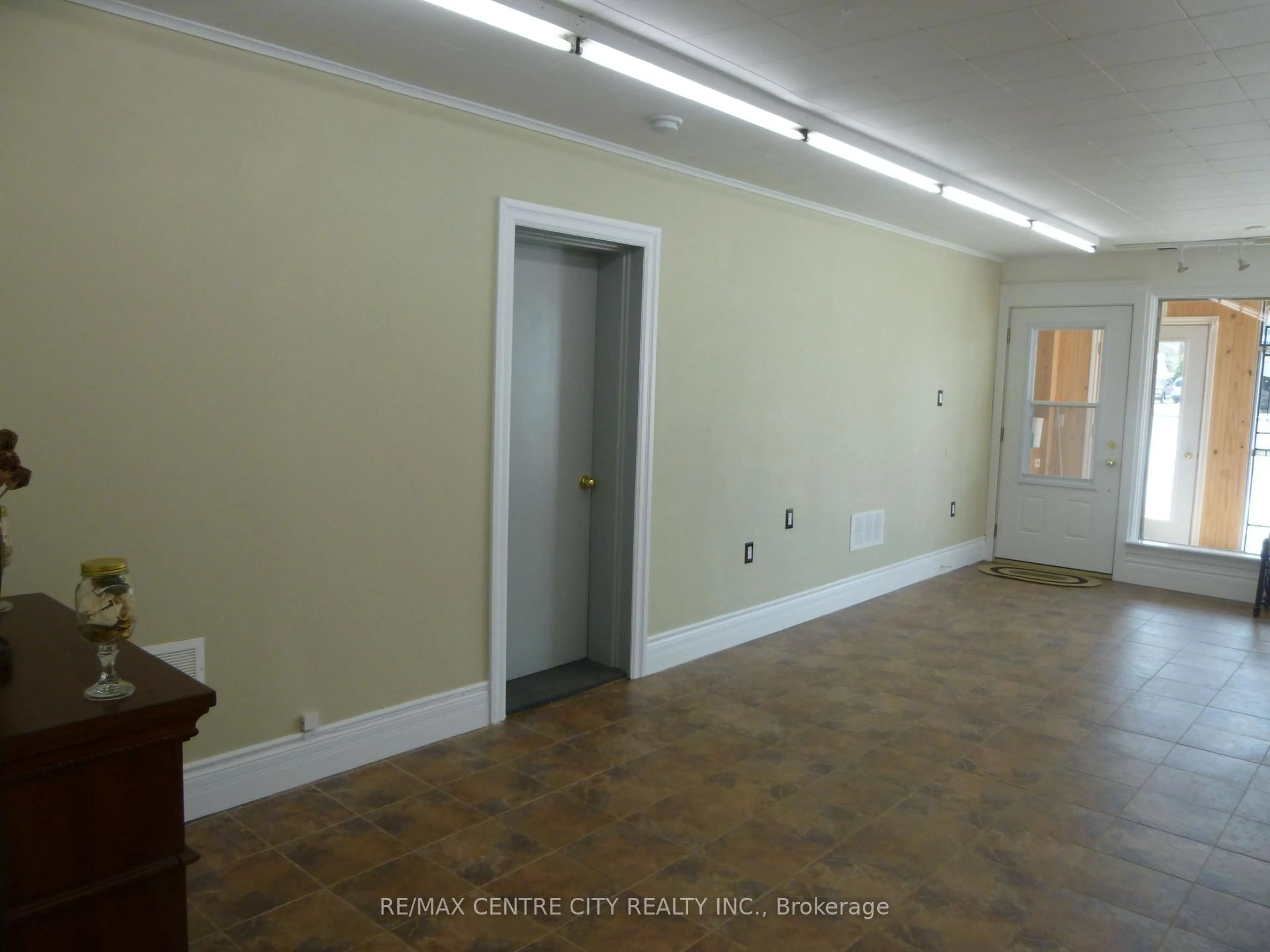 A pic of a room for 2349 Main St, London South Ontario N6P 1A7