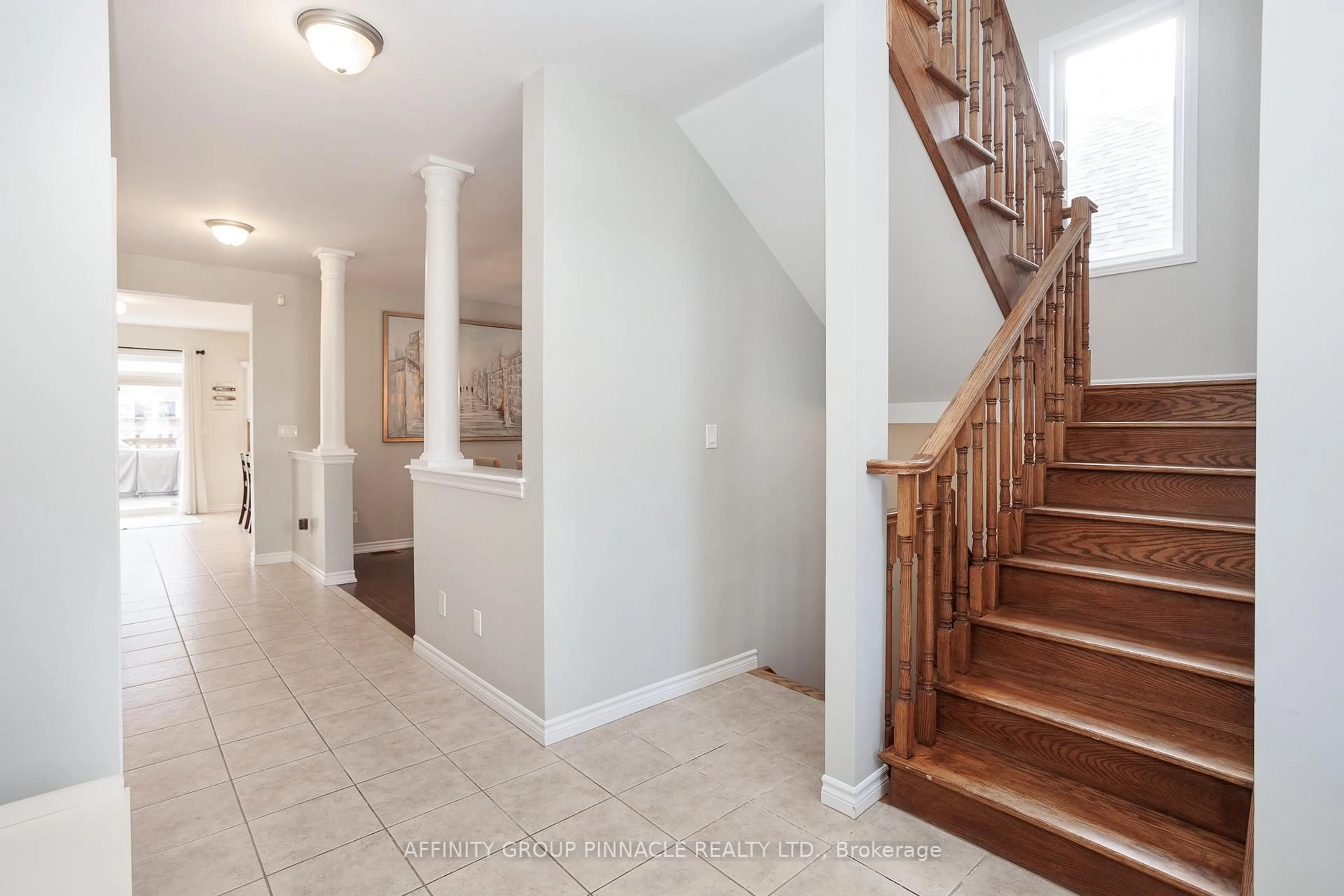 Indoor entryway for 31 Ellis Cres, Kawartha Lakes Ontario K9V 0A5