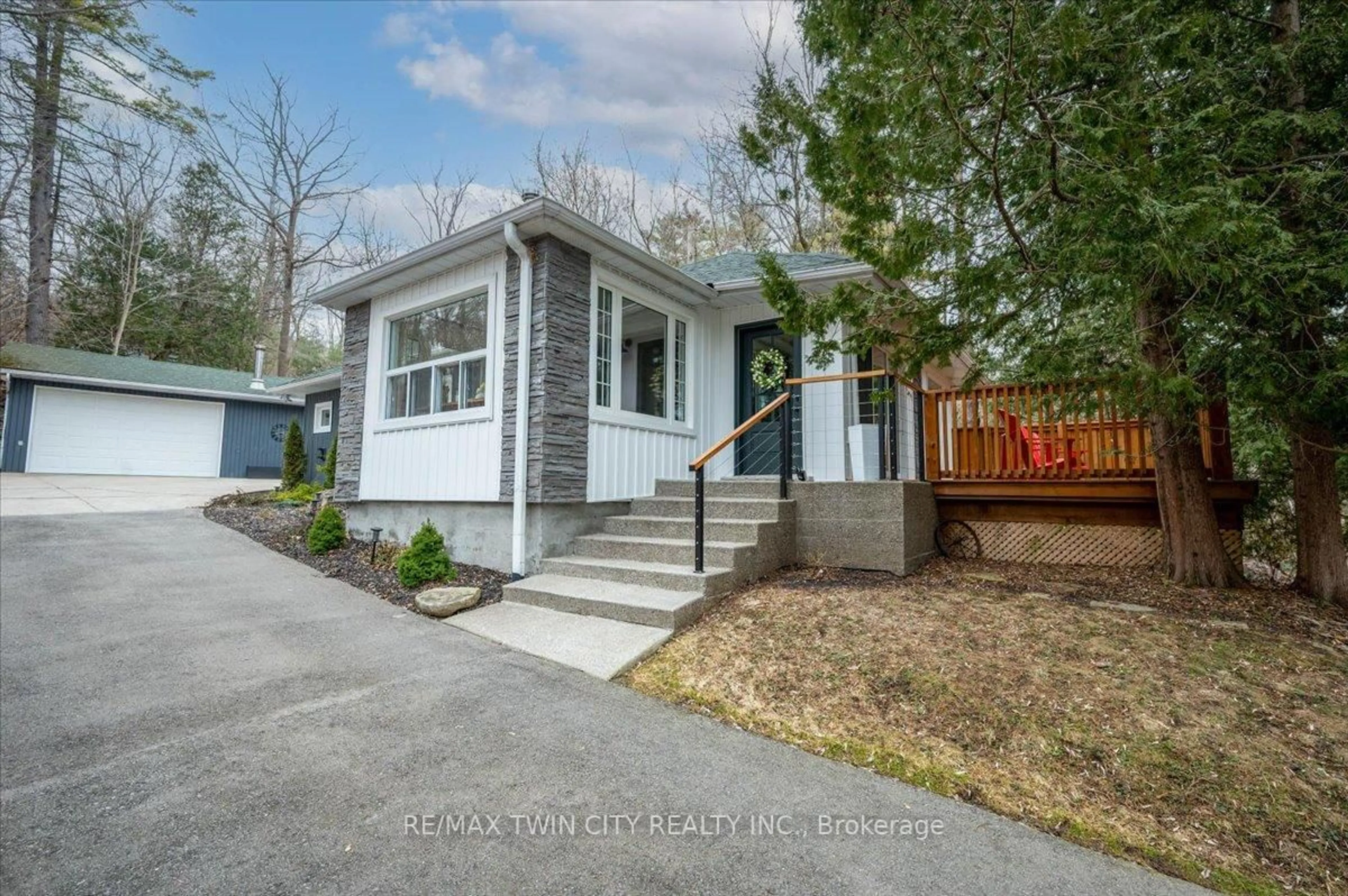 Home with vinyl exterior material, street for 1344 West River Rd, North Dumfries Ontario N1R 5S5