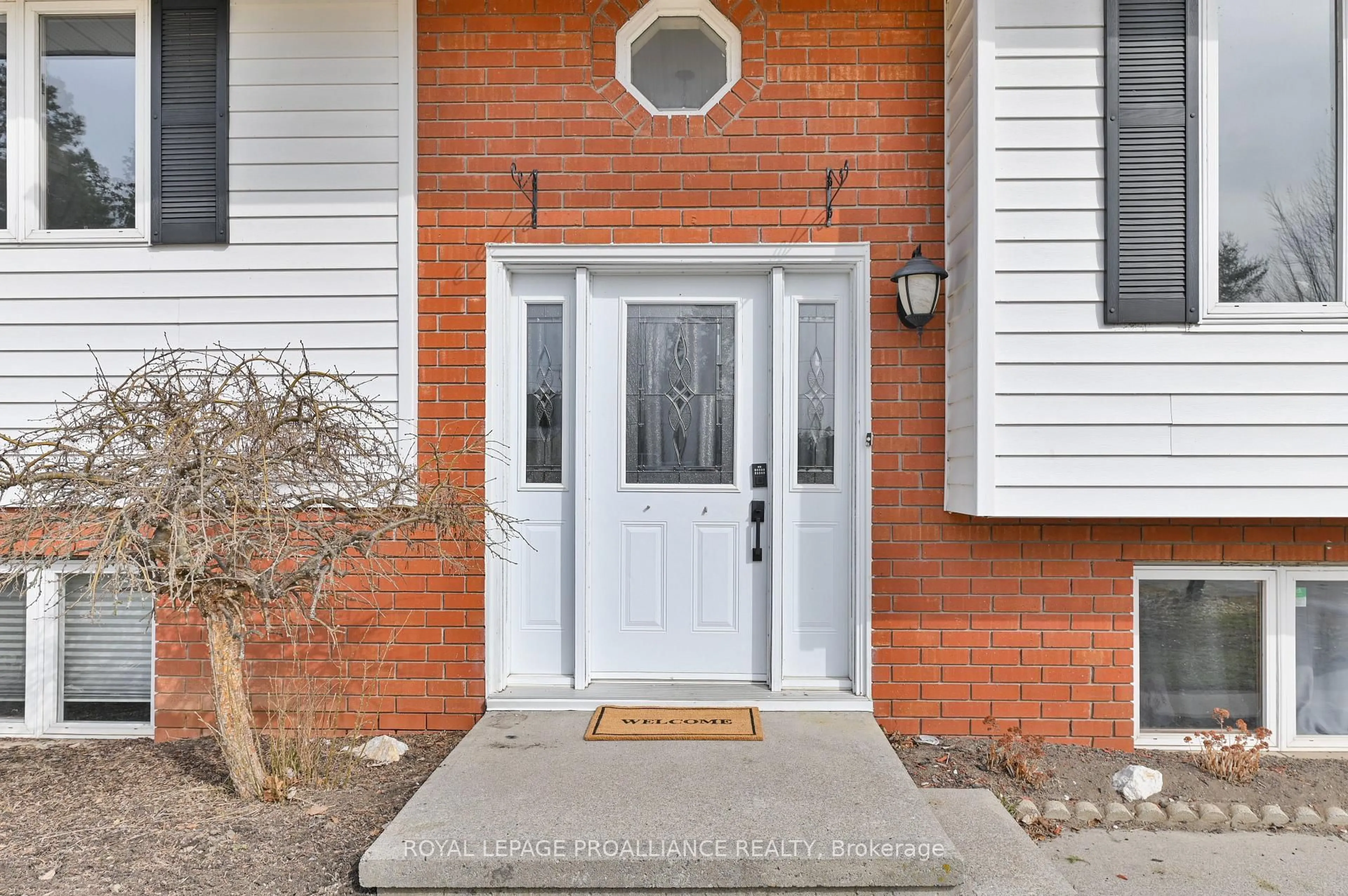 Indoor entryway for 1316 County Road 64 Rd, Quinte West Ontario K0K 1L0