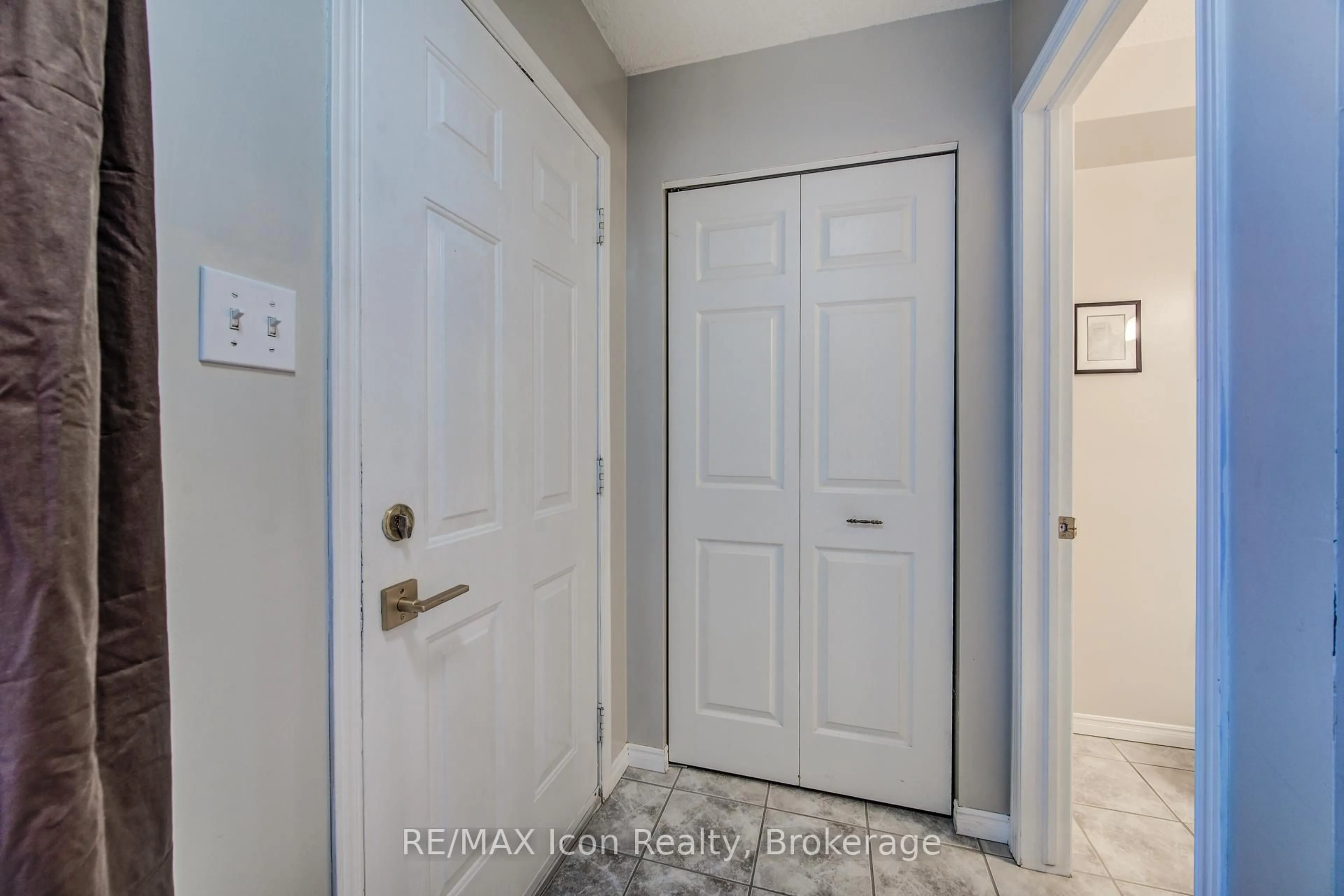 Indoor entryway for 43 Hagan Ave, Guelph Ontario N1E 7B7