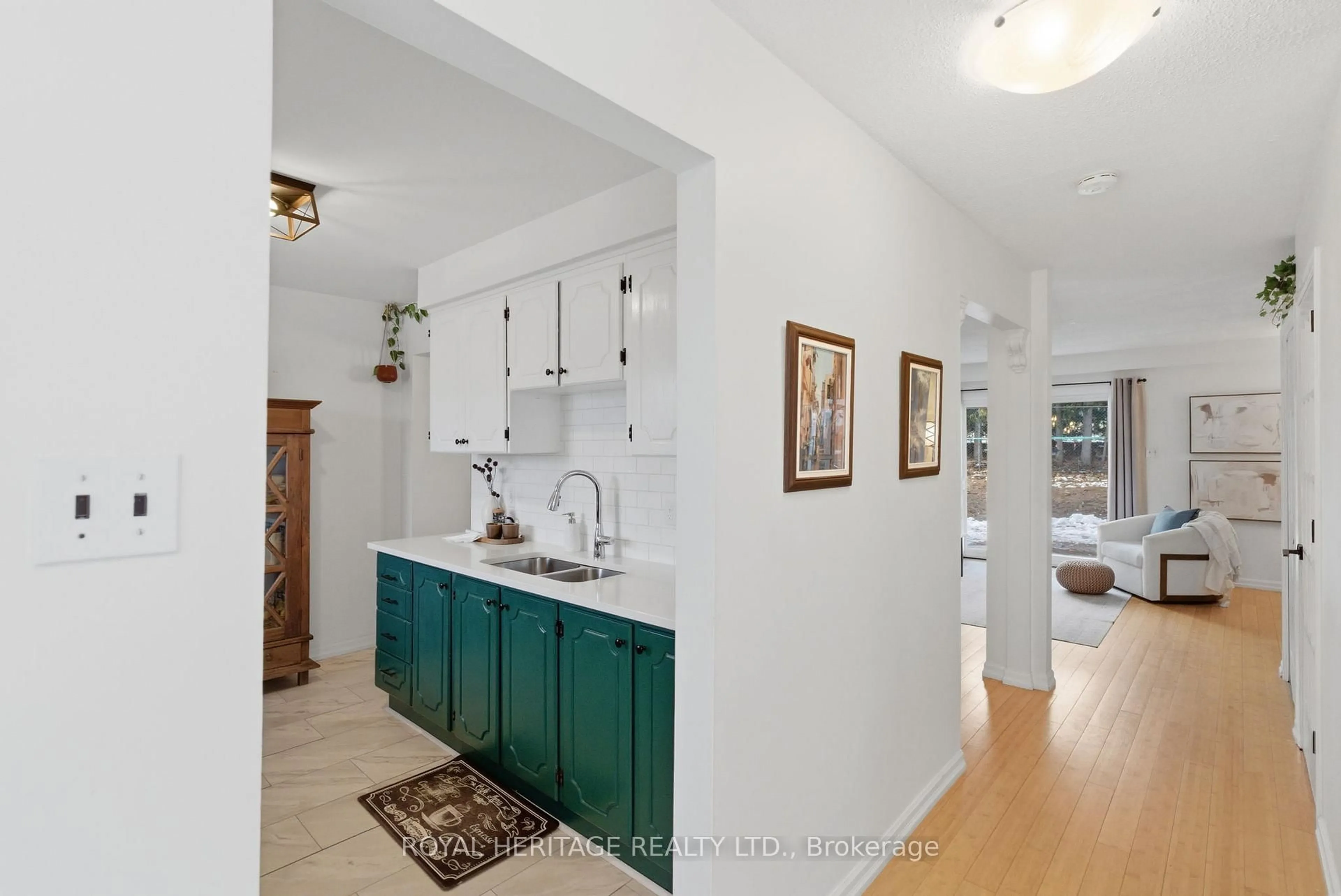 Open concept kitchen, ceramic/tile floor for 740 CHAMBERLAIN St #9, Peterborough Ontario K9J 4M3