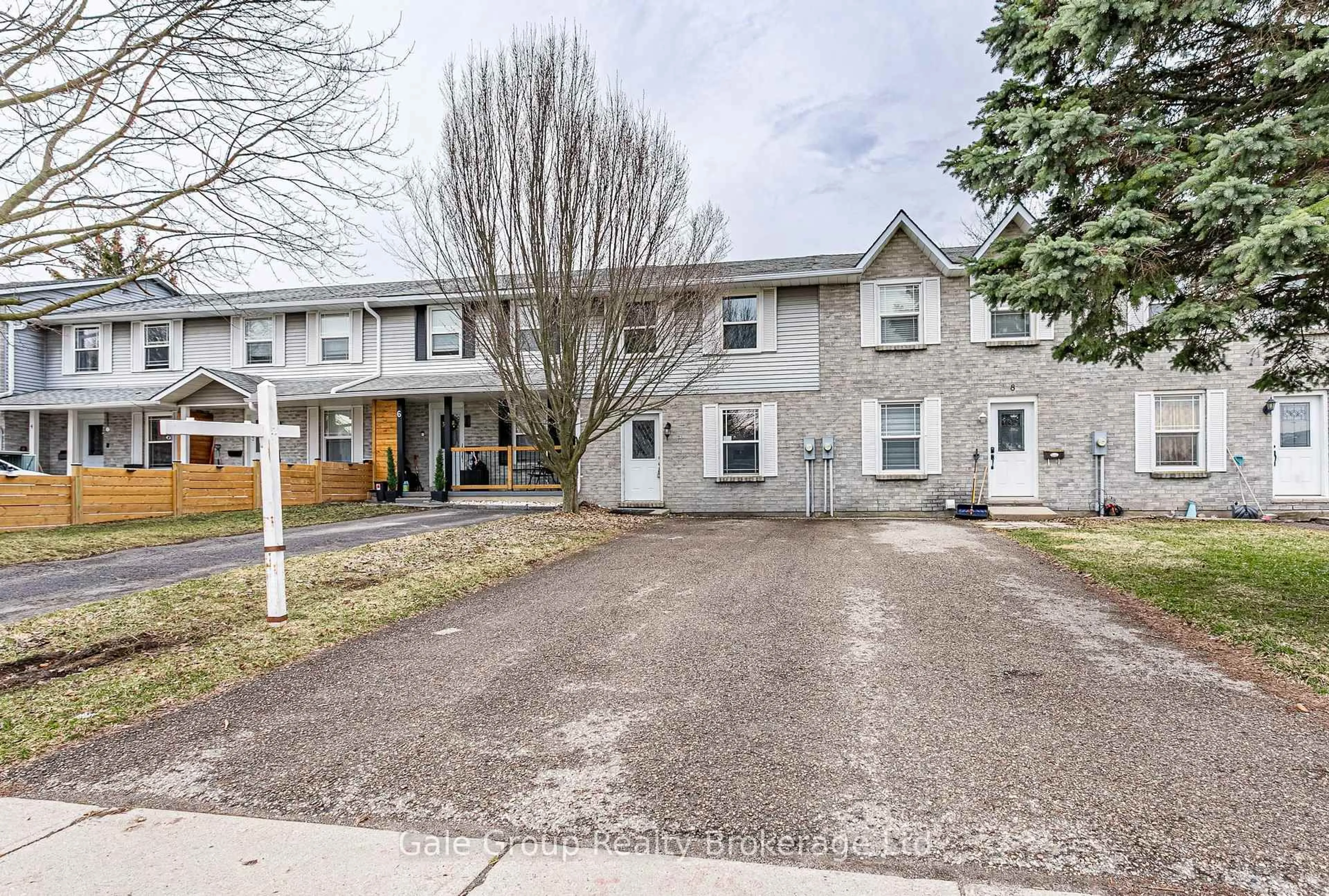 A pic from outside/outdoor area/front of a property/back of a property/a pic from drone, street for 39 Blandford St #7, Woodstock Ontario N4S 7H7