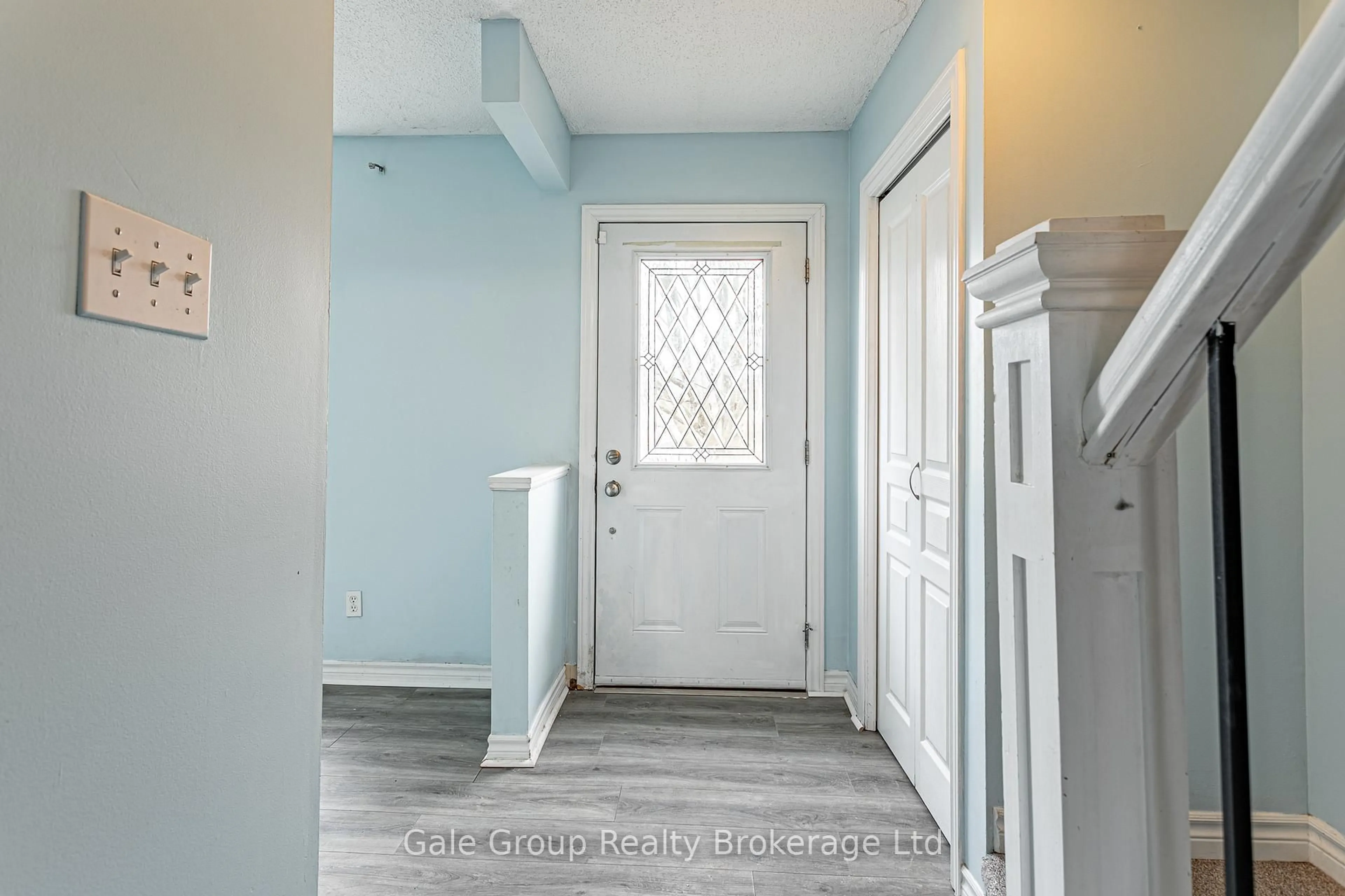Indoor entryway for 39 Blandford St #7, Woodstock Ontario N4S 7H7
