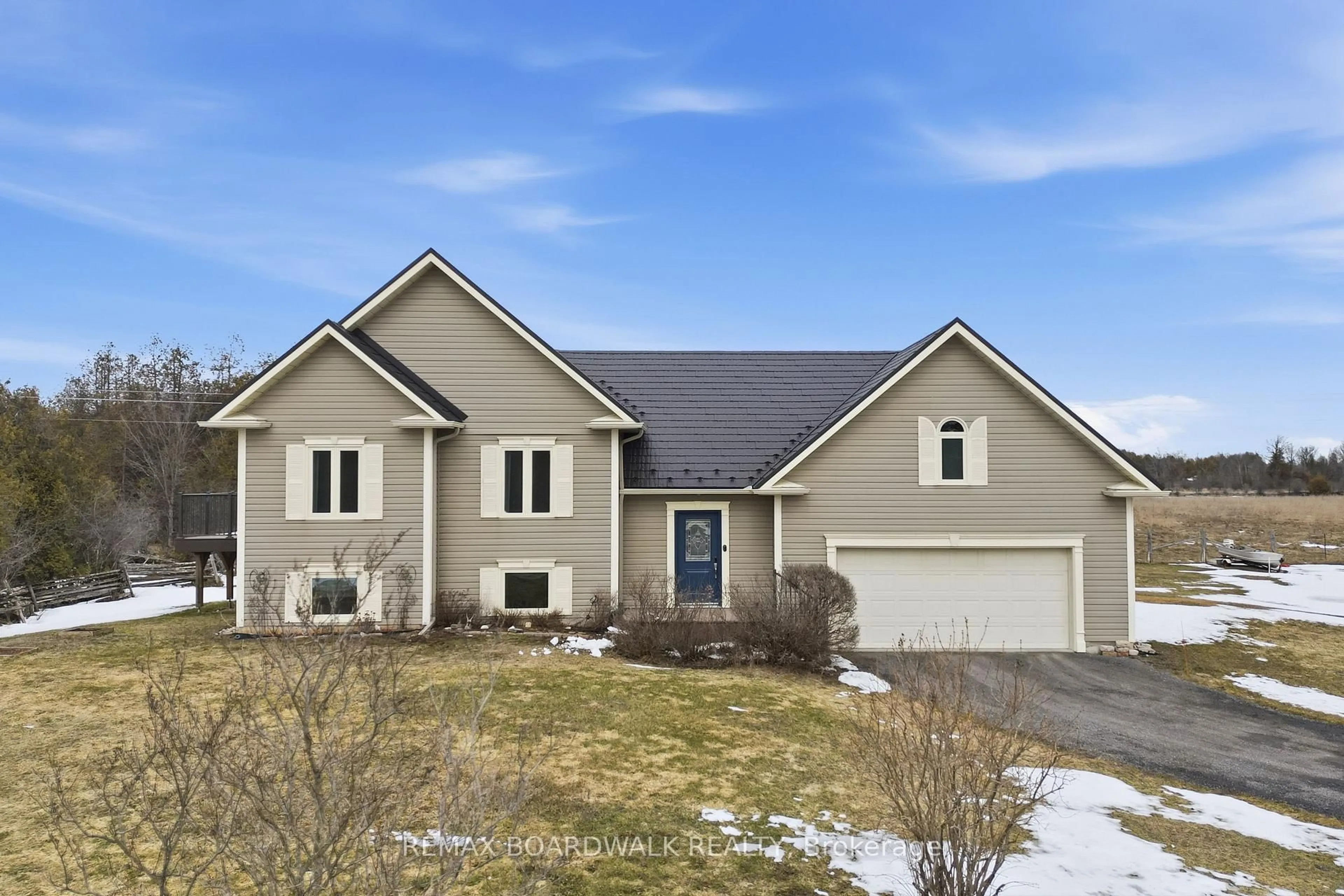 Home with vinyl exterior material, street for 1662 Richmond Rd, Smiths Falls Ontario K7A 4S7