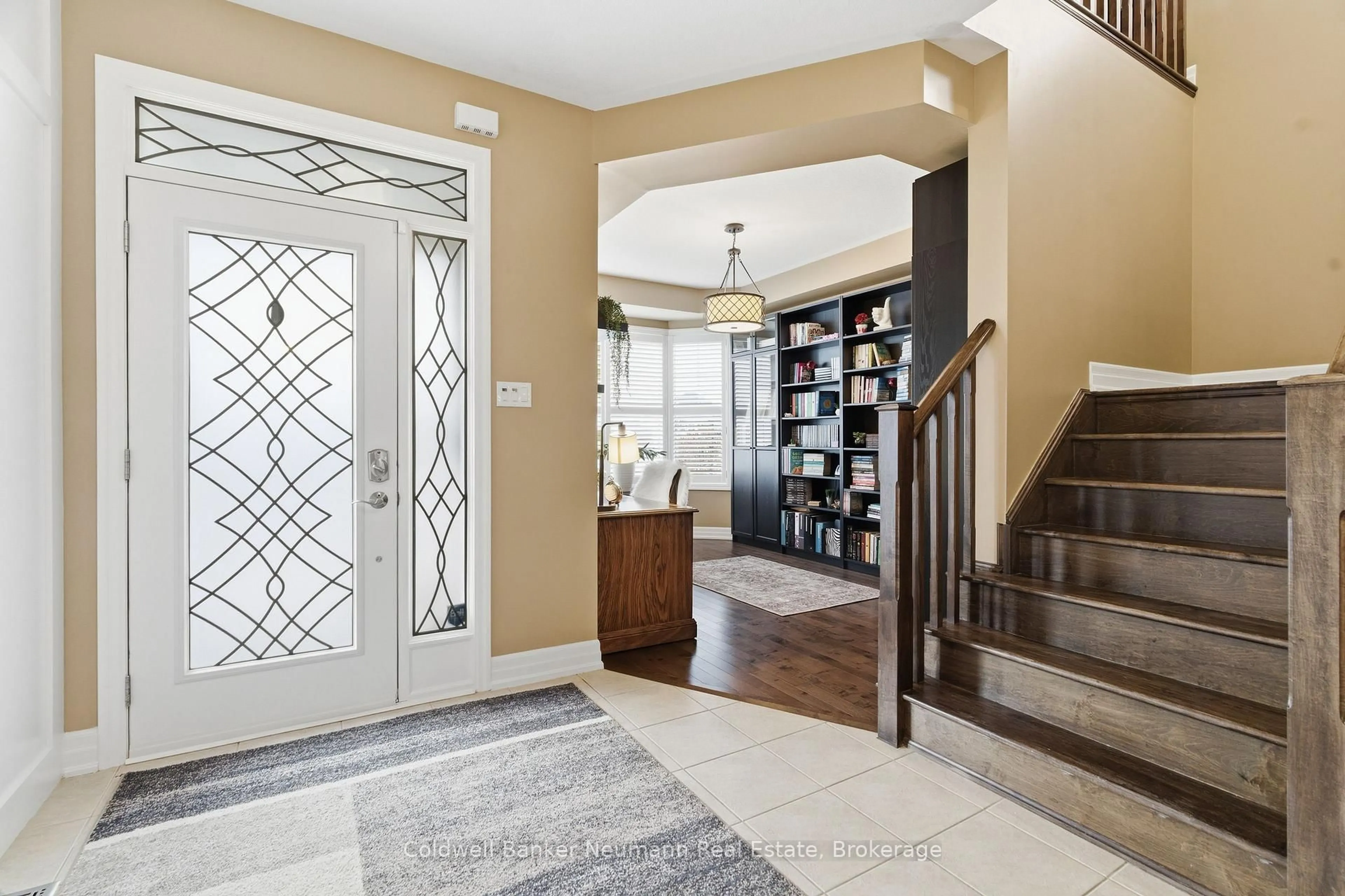 Indoor entryway for 356 Falling Green Cres, Kitchener Ontario N2R 0G4