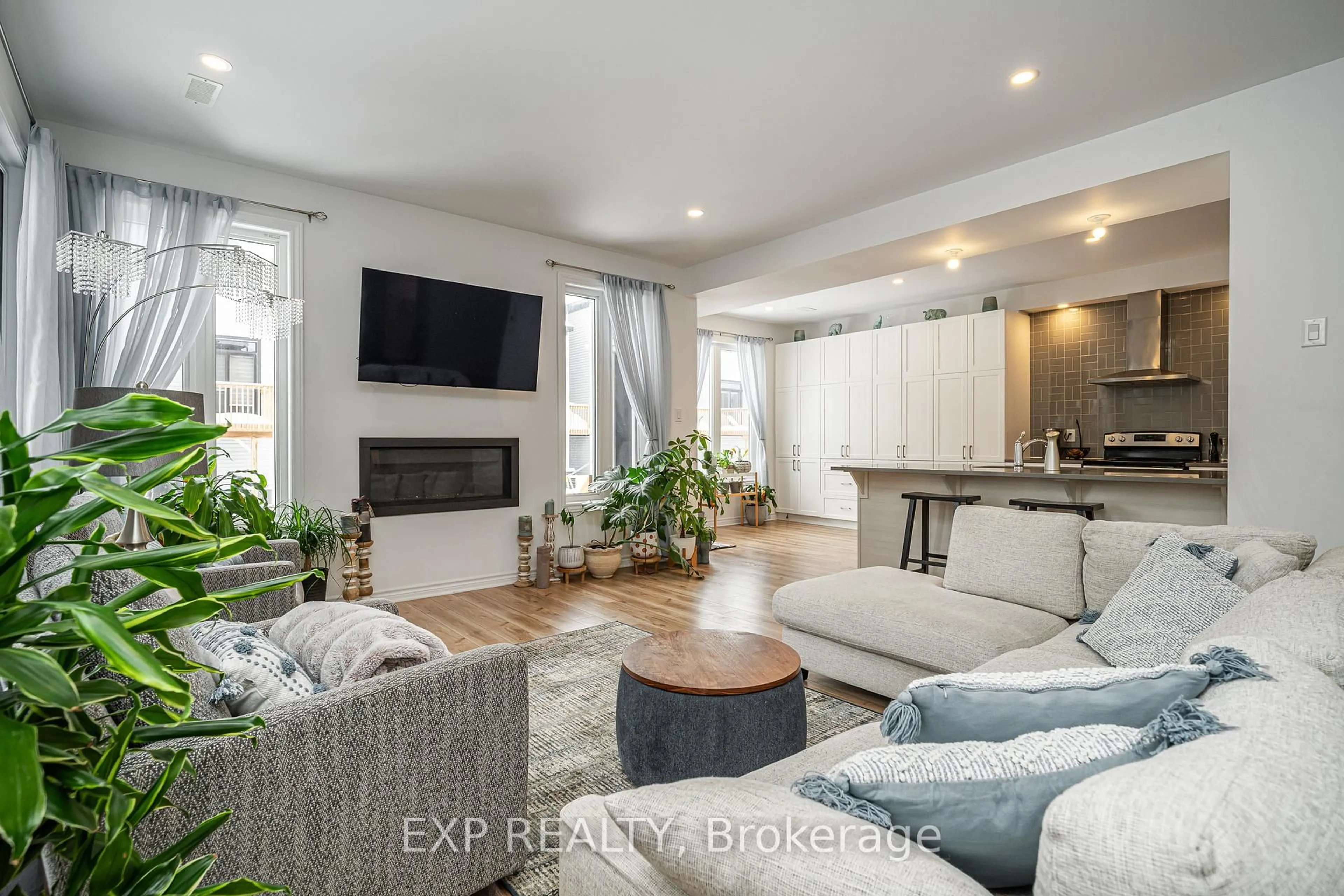 Living room with furniture, unknown for 99 Dun Skipper Dr, Ottawa Ontario K1X 0G1