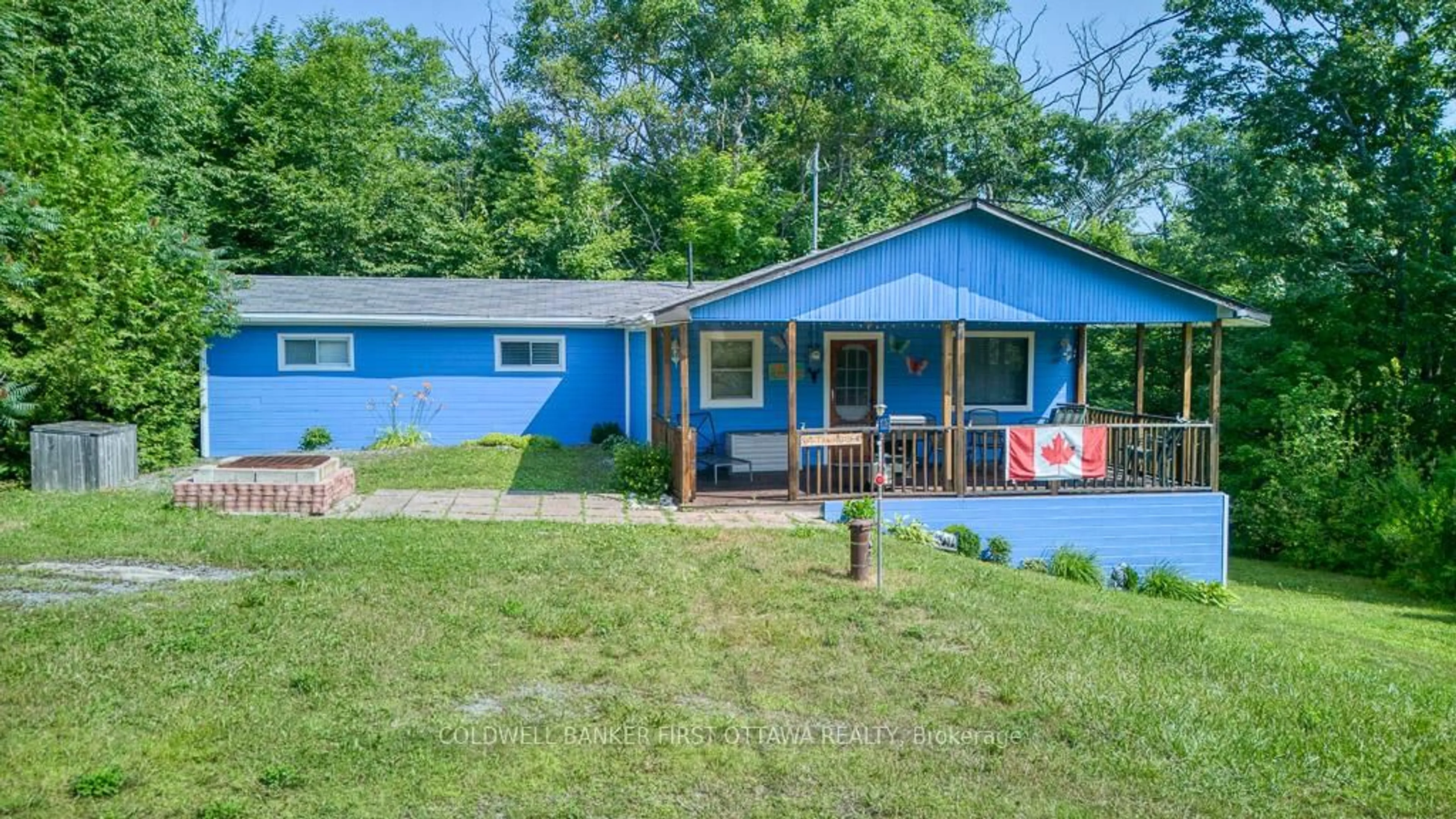 Home with vinyl exterior material, street for 1036 Rossland Lane, Arden Ontario K0H 1B0