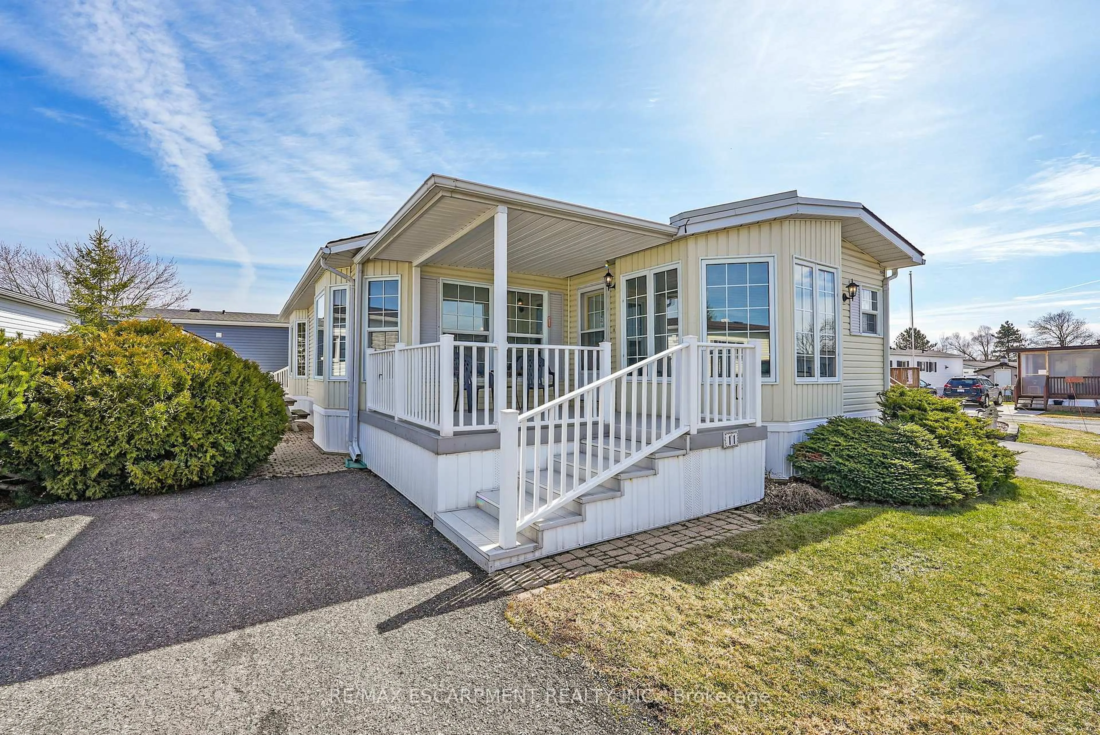 Home with vinyl exterior material, unknown for 3033 Townline Rd #11, Fort Erie Ontario L0S 1S1