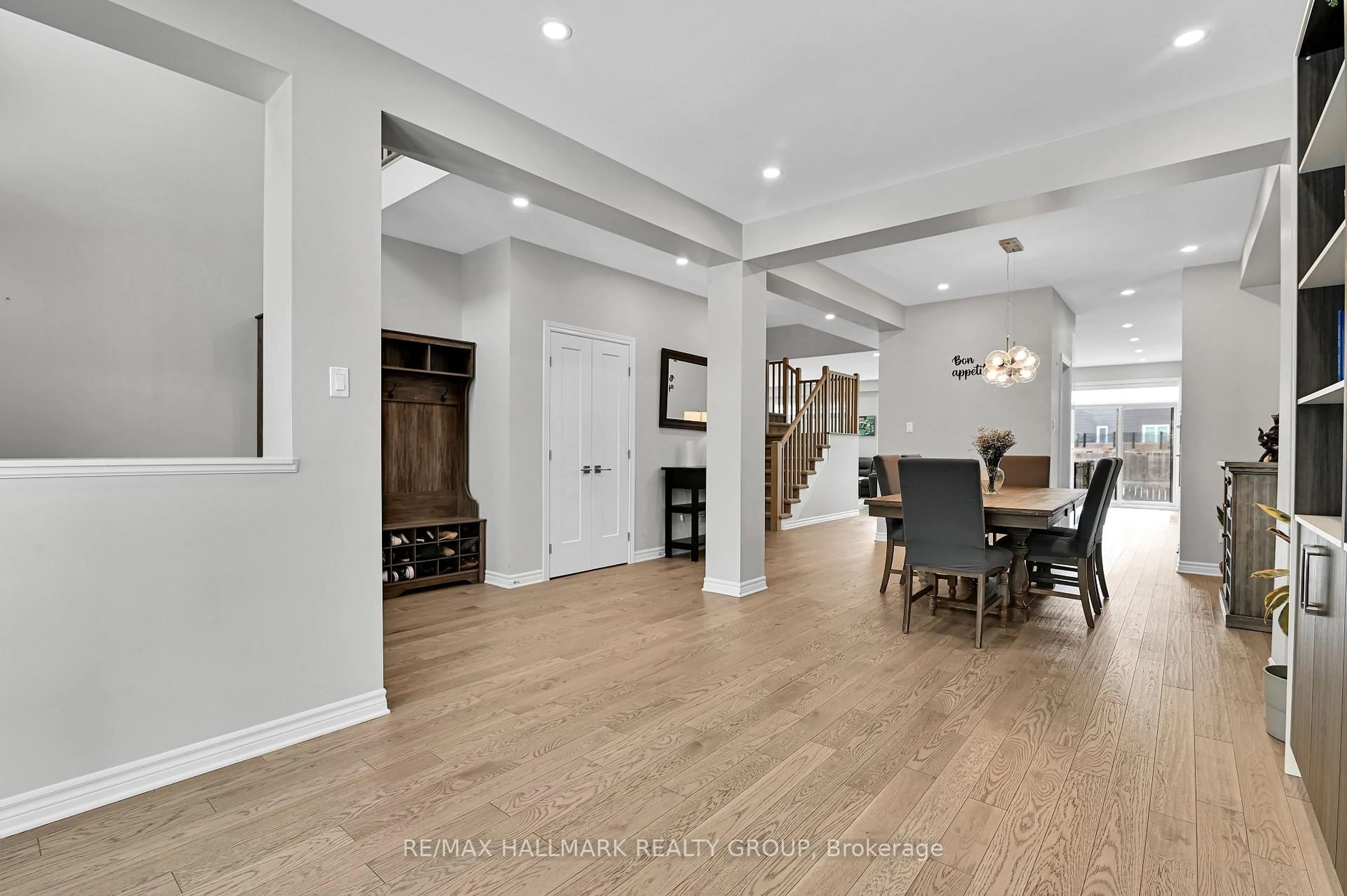 Unknown for 160 Eric Maloney Way, Ottawa Ontario K1T 0R1