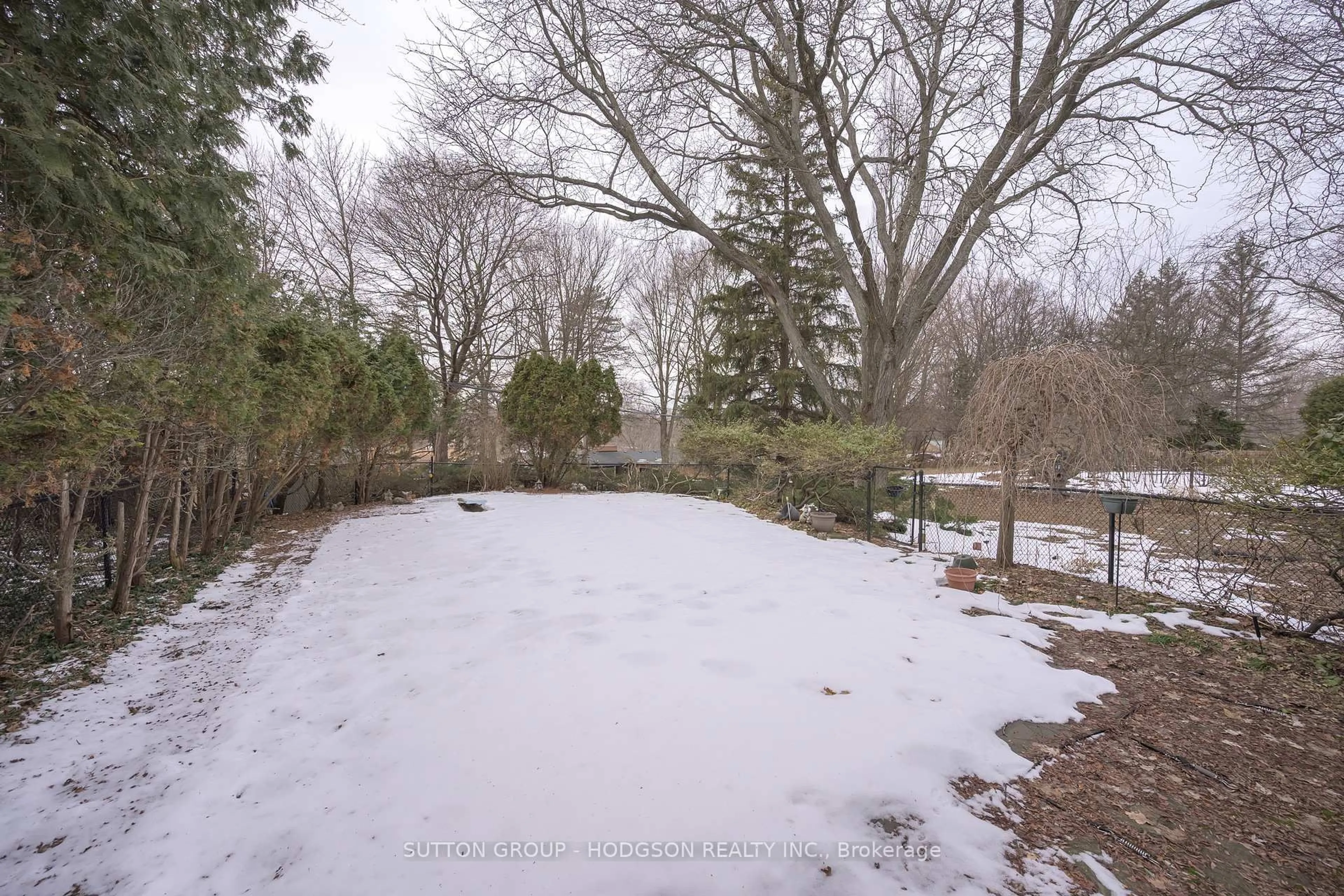 Patio, forest/trees view for 68 Bloomfield Dr, London North Ontario N6G 1P3