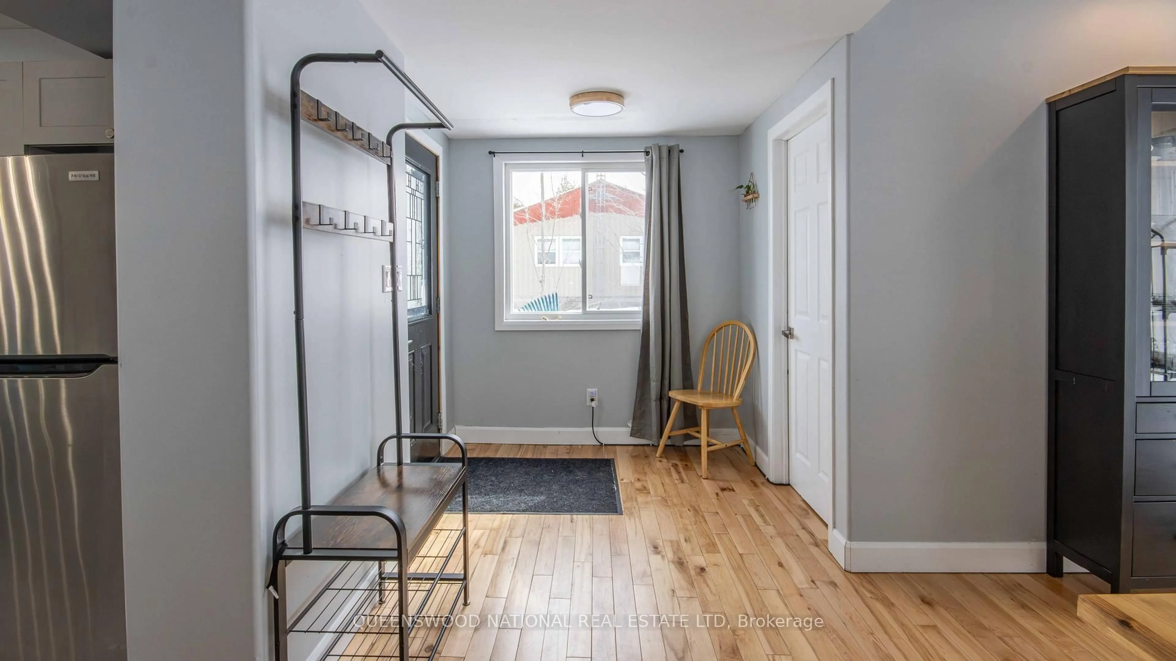 Indoor entryway for 99 Inglis St, Barry's Bay Ontario K0J 1B0