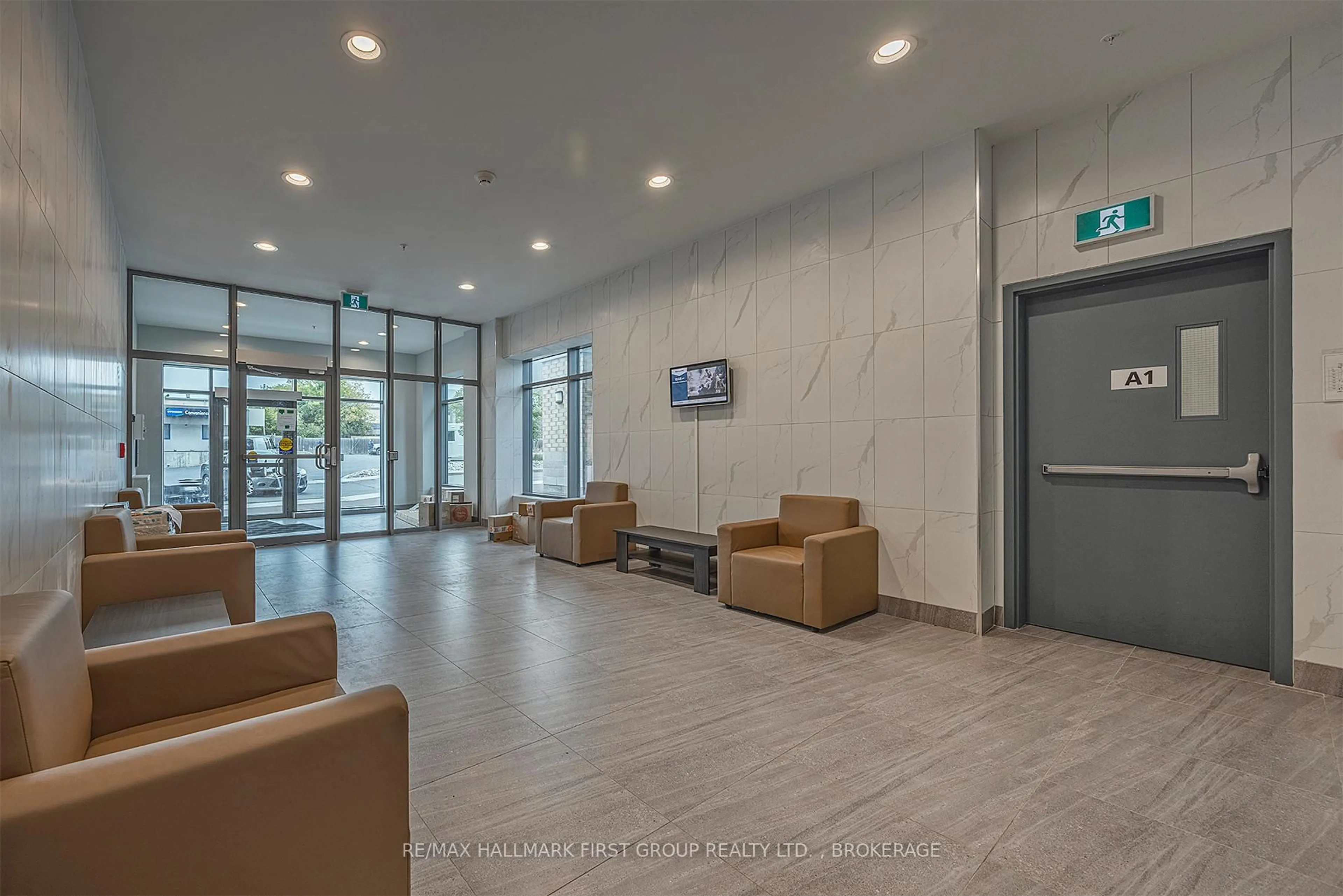 Indoor foyer for 652 Princess St #1020, Kingston Ontario K7L 1E5