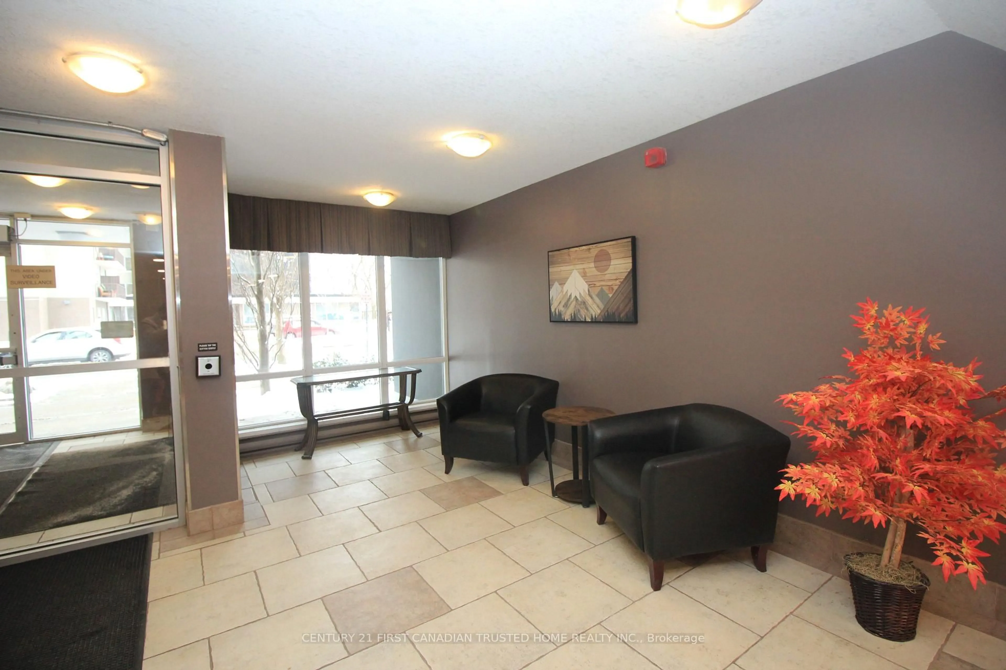 Lobby for 155 Kent St #305, London East Ontario N6A 5N7