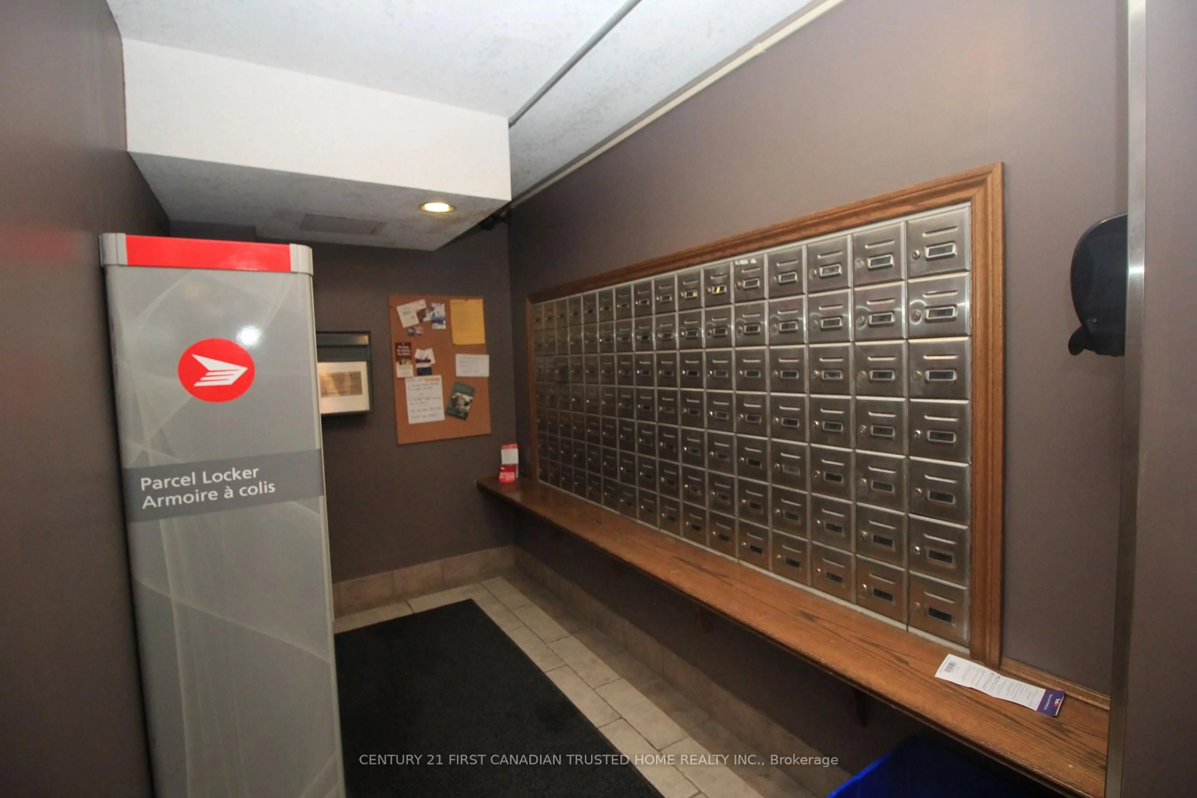 Indoor foyer for 155 Kent St #305, London East Ontario N6A 5N7