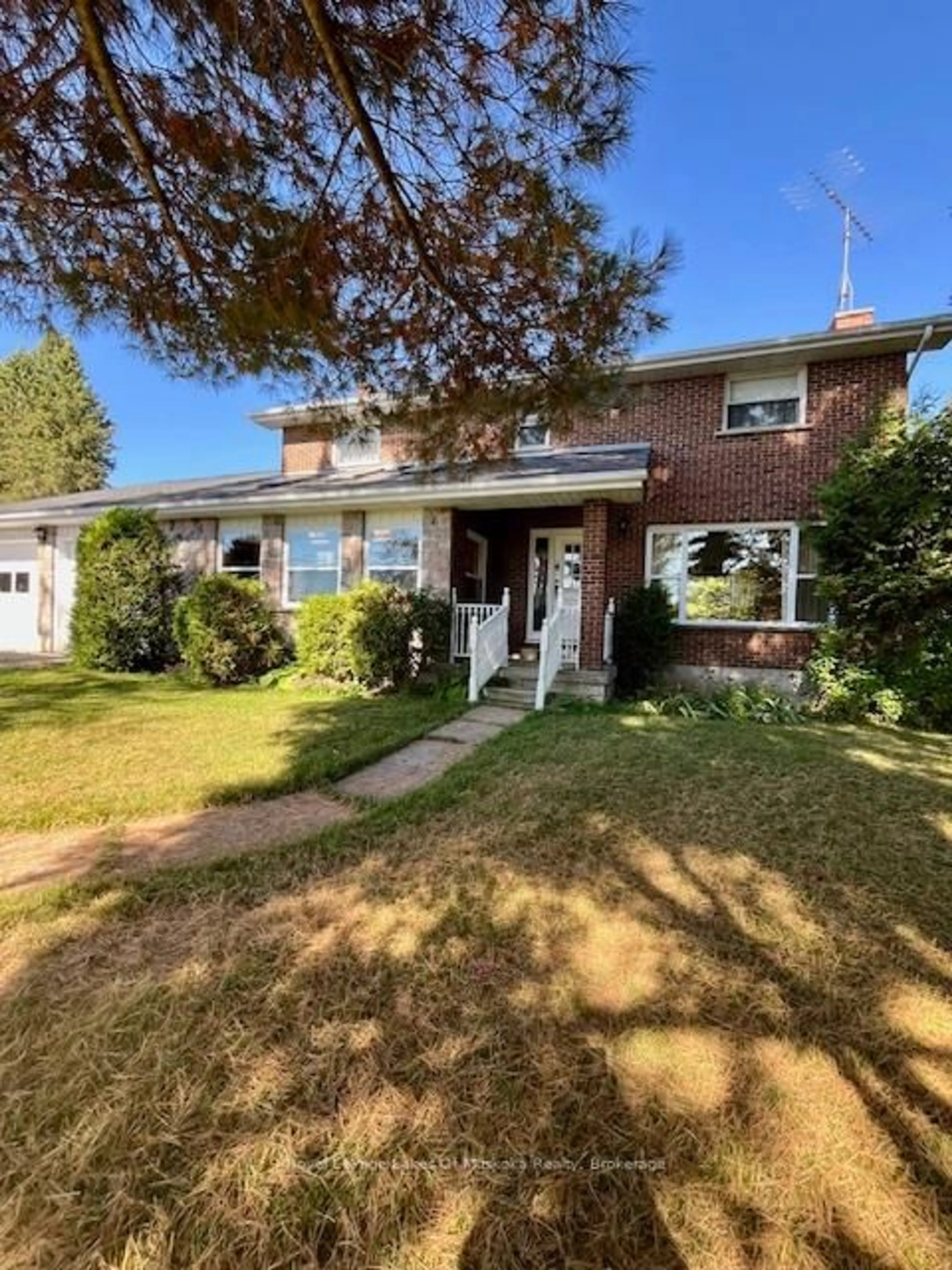 A pic from outside/outdoor area/front of a property/back of a property/a pic from drone, street for 96 520 Highway, Burk's Falls Ontario P0C 1A0