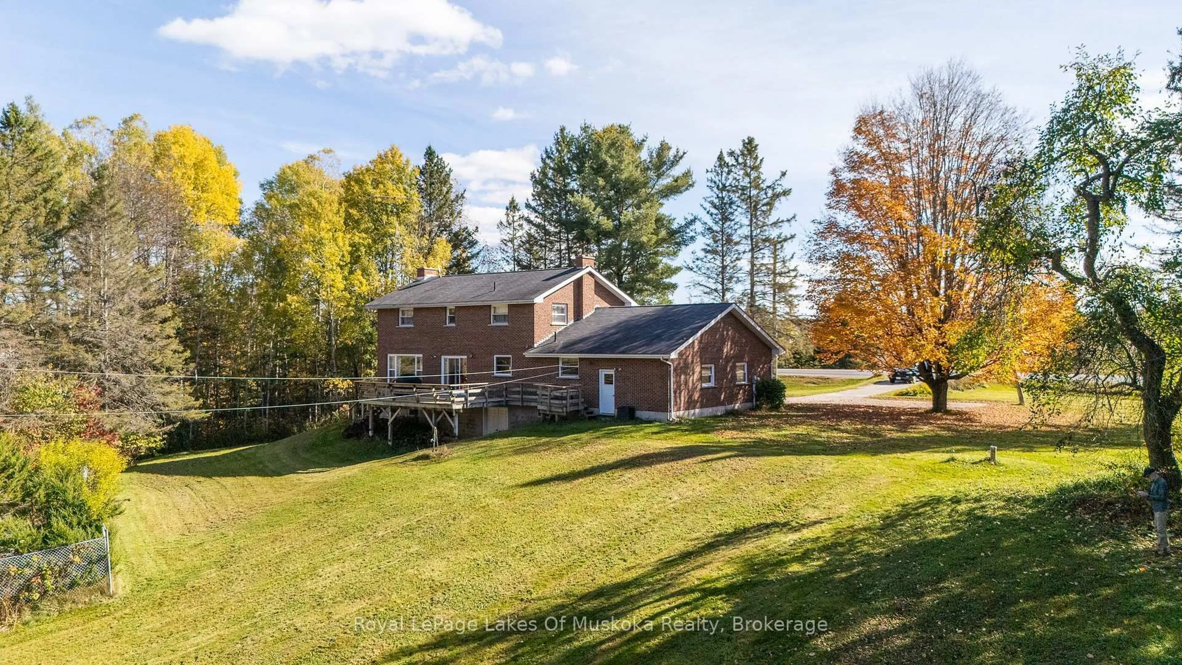 A pic from outside/outdoor area/front of a property/back of a property/a pic from drone, water/lake/river/ocean view for 96 520 Highway, Burk's Falls Ontario P0C 1A0
