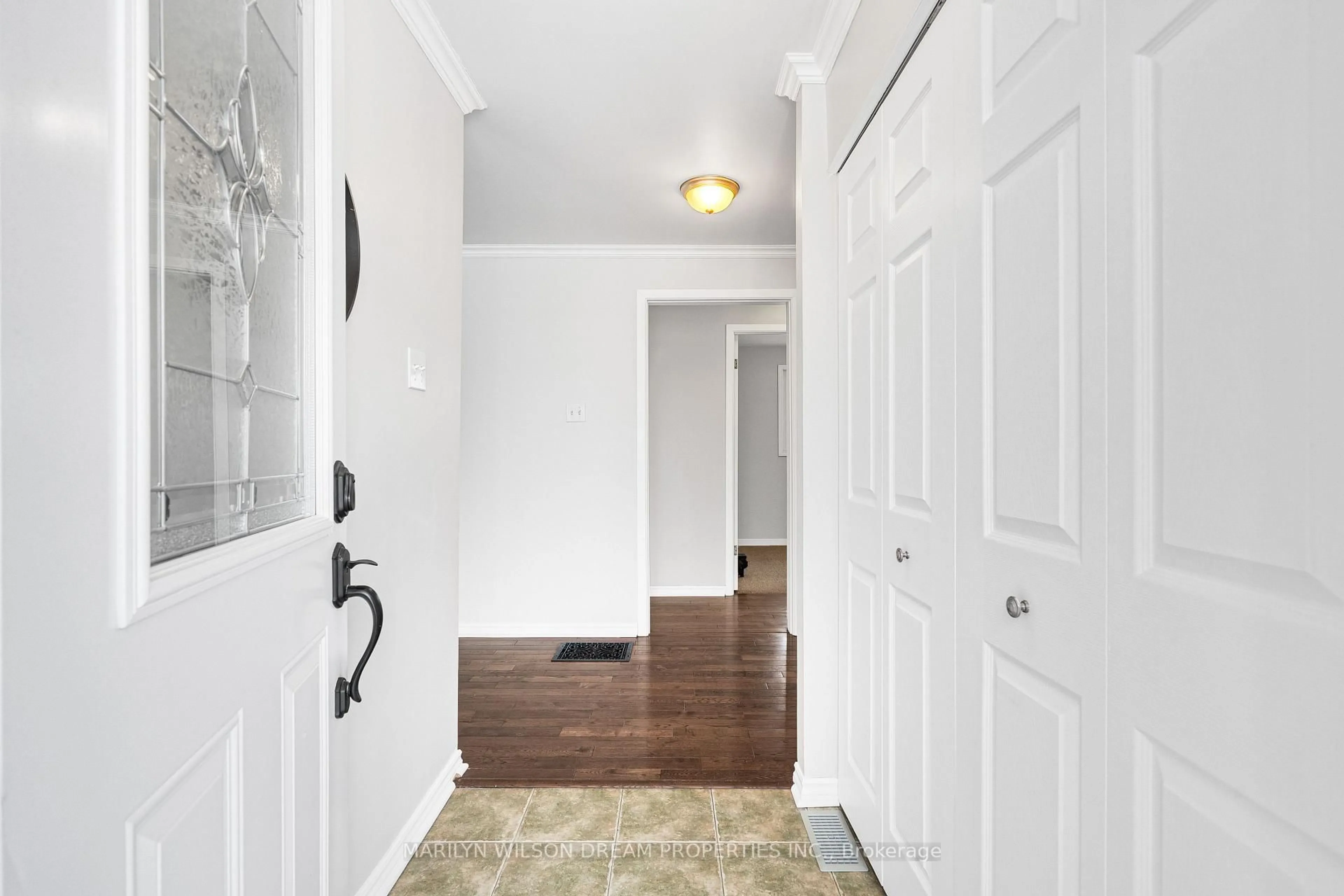 Indoor entryway for 1234 Kinburn Side Rd, Ottawa Ontario K0A 3M0