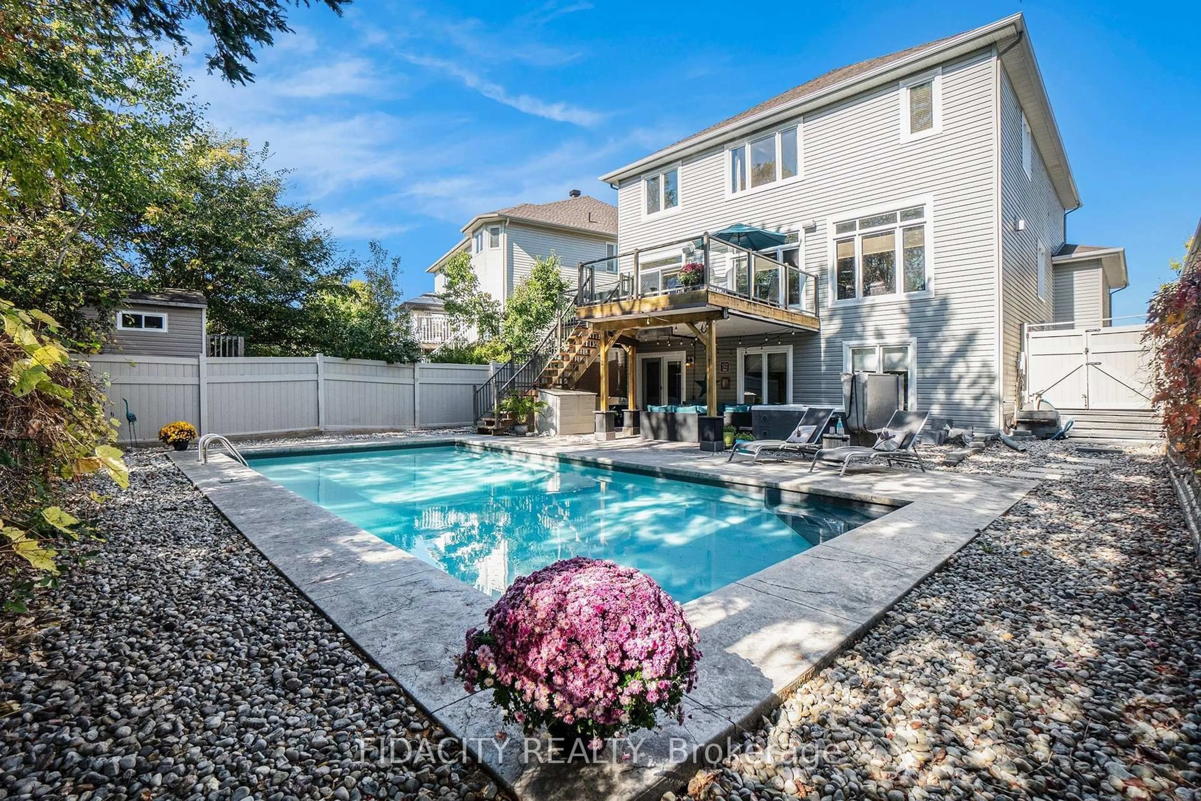 Pool for 514 Bryce Pl, Stittsville Ontario K2S 0N2
