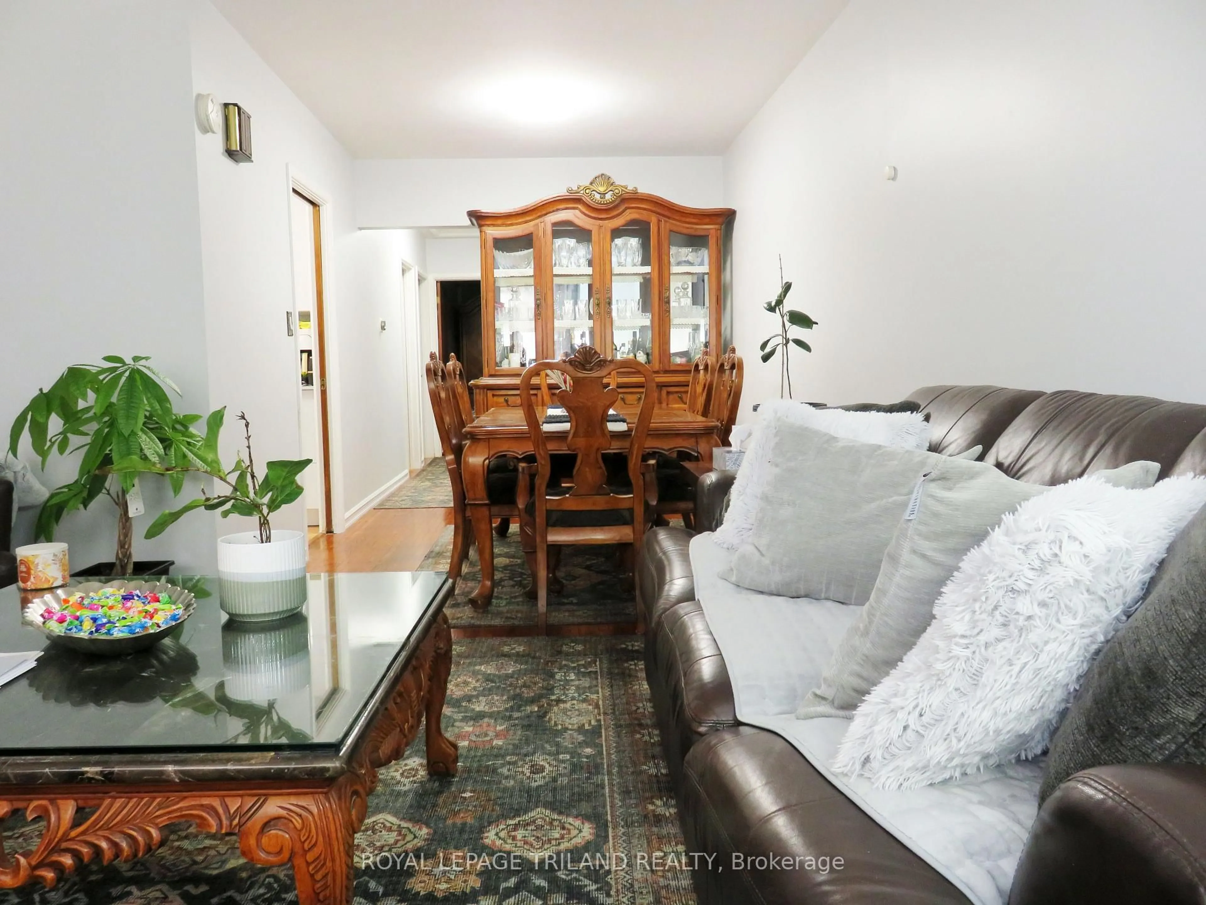 Living room with furniture, unknown for 1471 Perth Ave, London East Ontario N5V 2M4