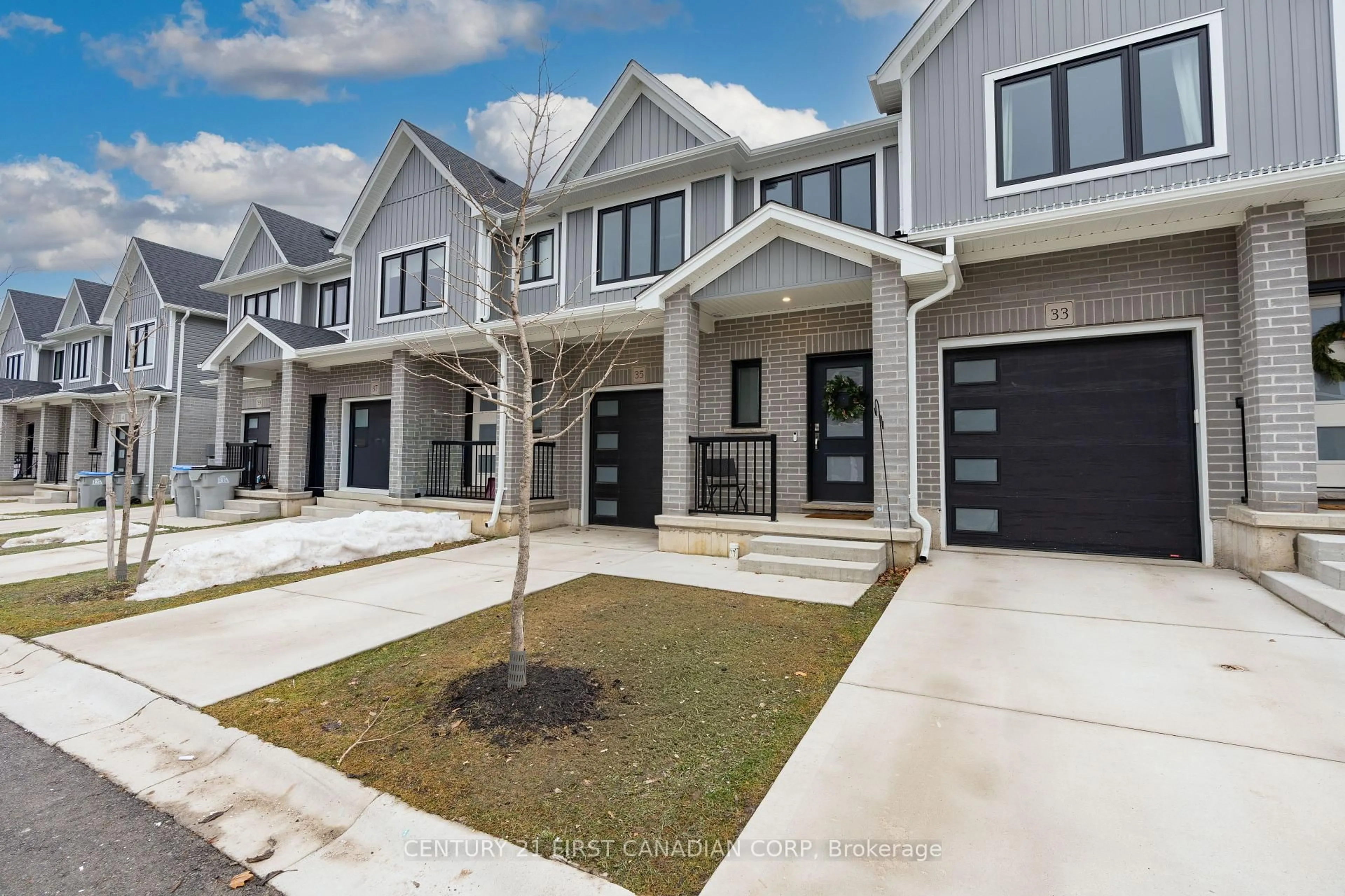 Unknown for 17 Nicholson St #35, Lucan Biddulph Ontario N0M 2J0