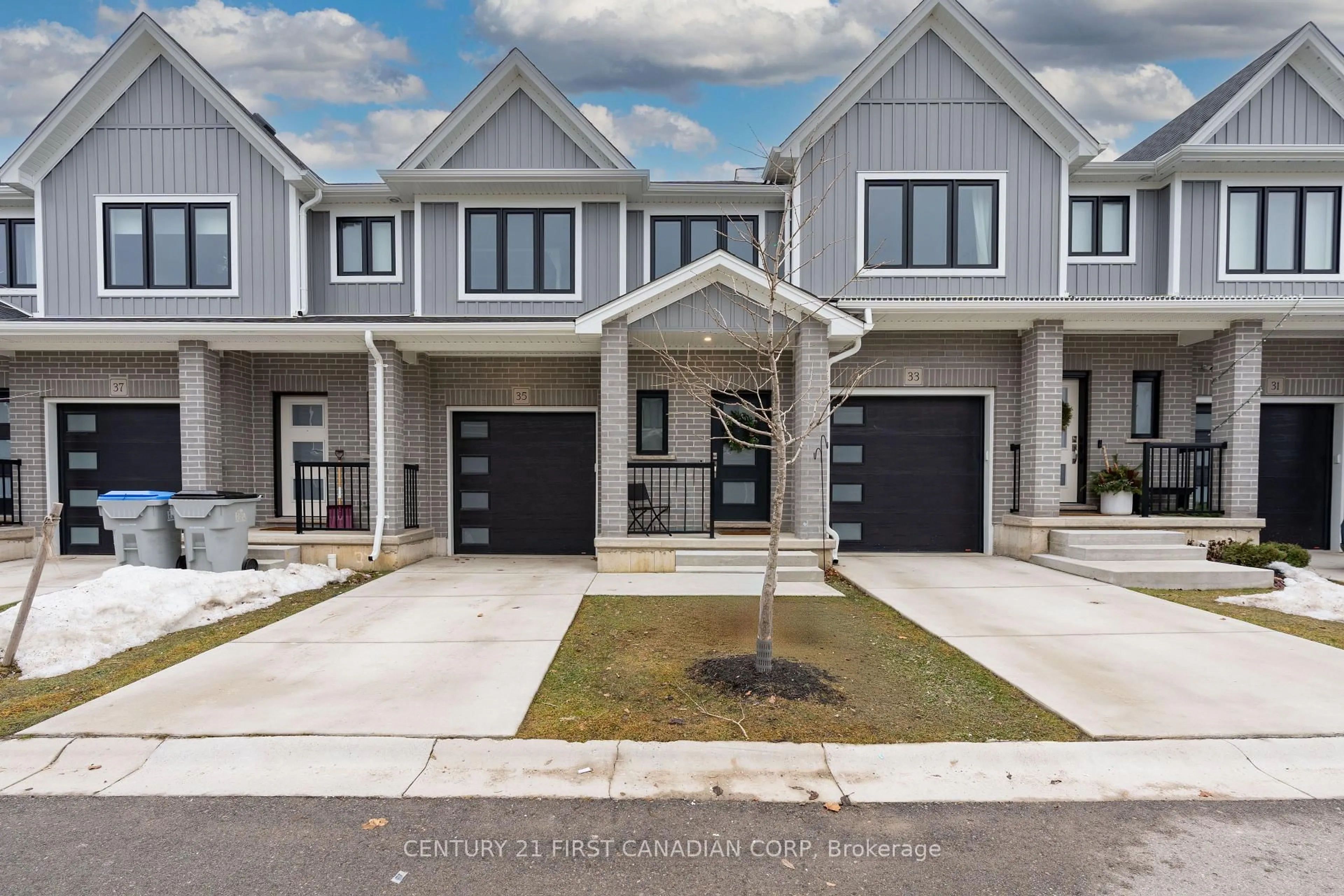 Home with vinyl exterior material, street for 17 Nicholson St #35, Lucan Biddulph Ontario N0M 2J0