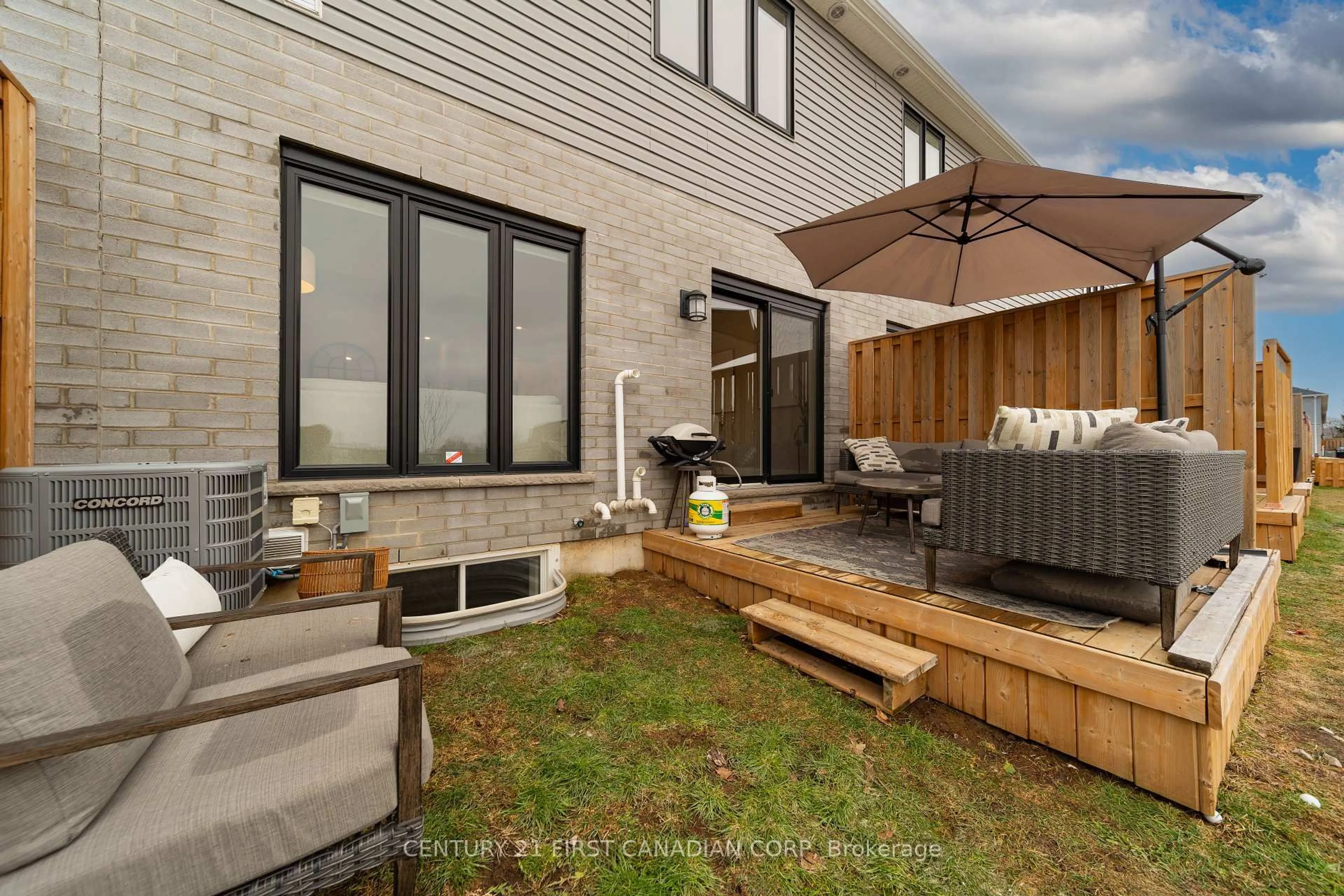 Patio, street for 17 Nicholson St #35, Lucan Biddulph Ontario N0M 2J0