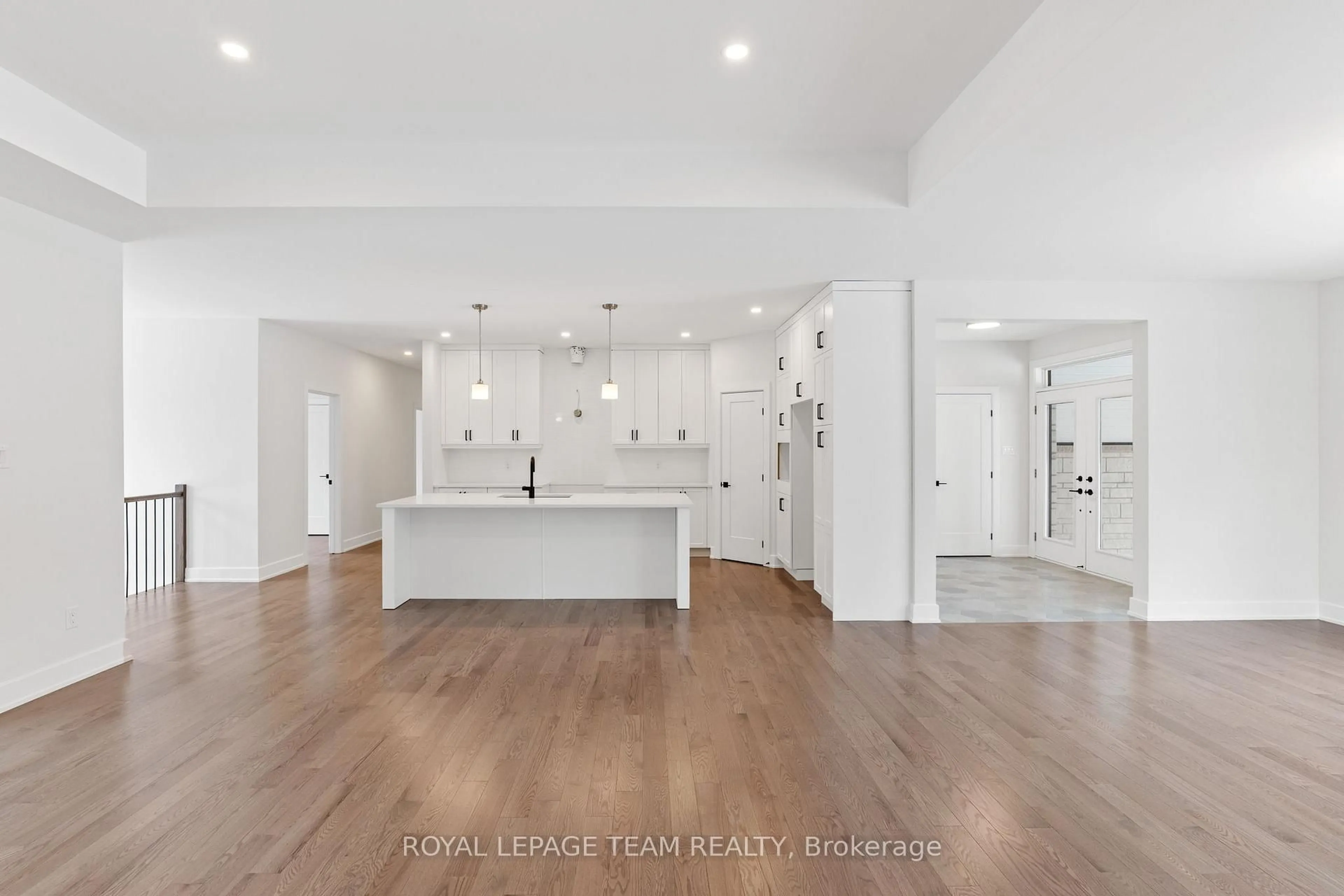 Open concept kitchen, unknown for 79 Hogan Dr, McNab/Braeside Ontario K7S 0L1