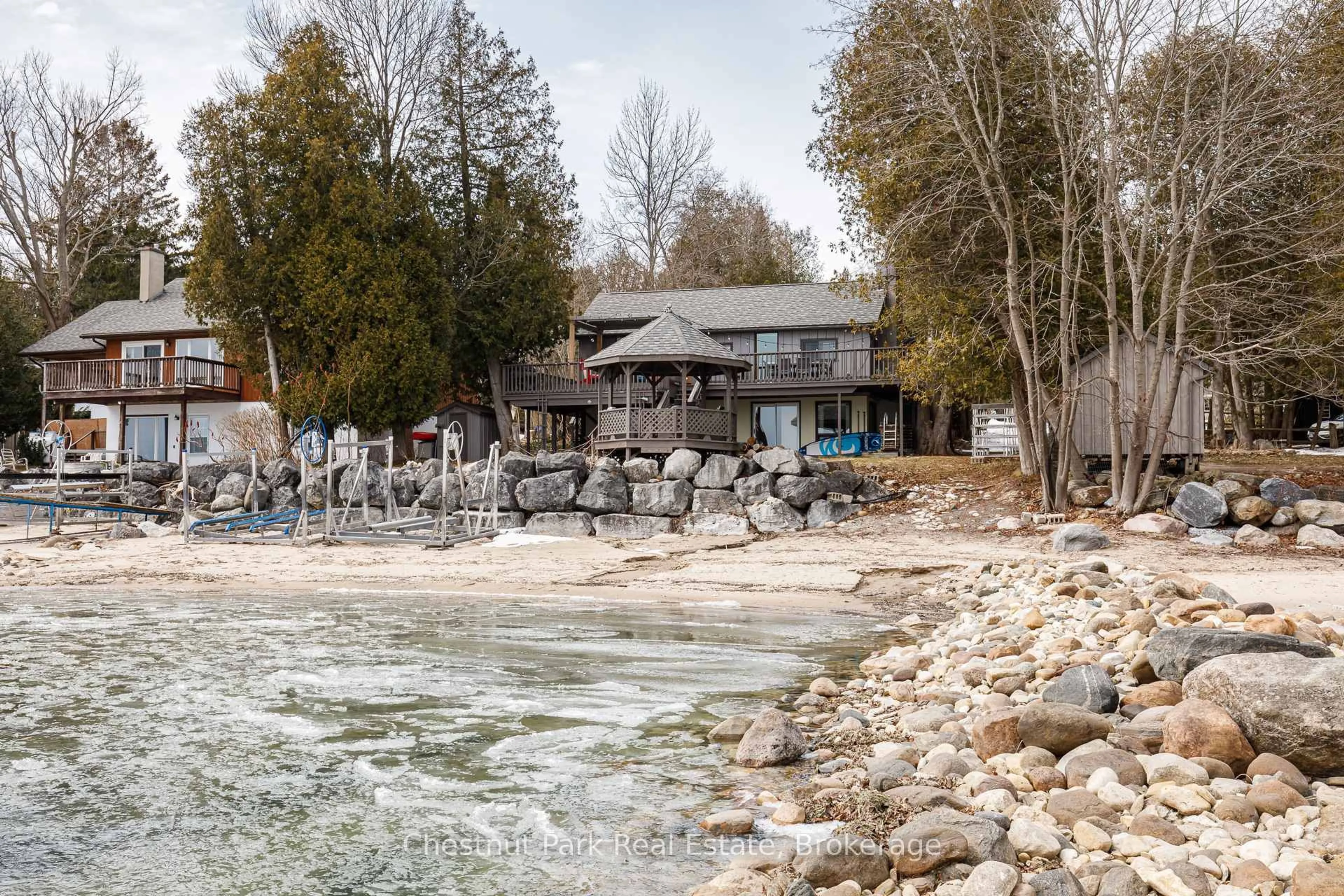 Patio, water/lake/river/ocean view for 225 Cedar Ave, Meaford Ontario N4L 1W5