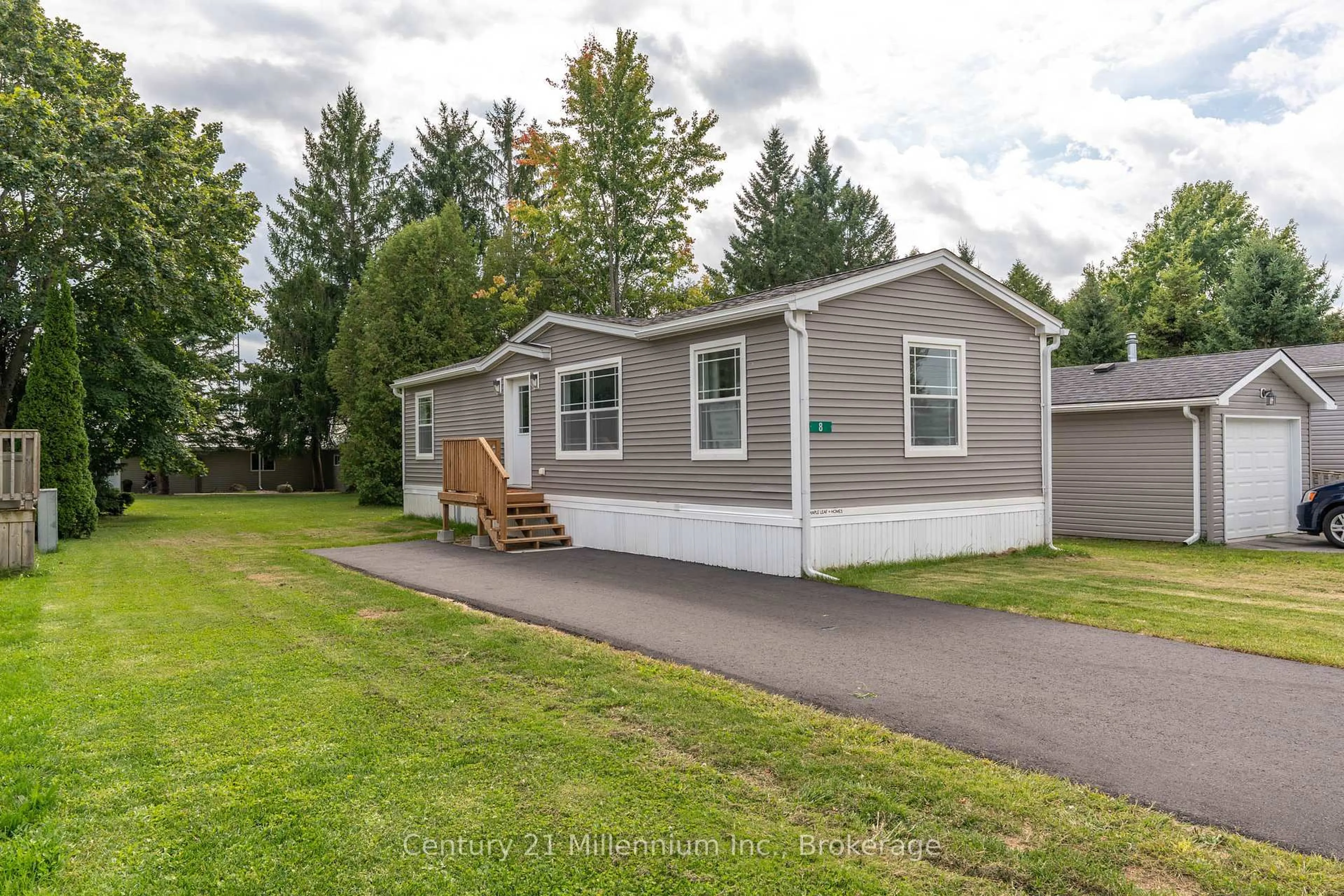 Home with vinyl exterior material, street for 8 Sussex Sq, Georgian Bluffs Ontario N4K 5N5