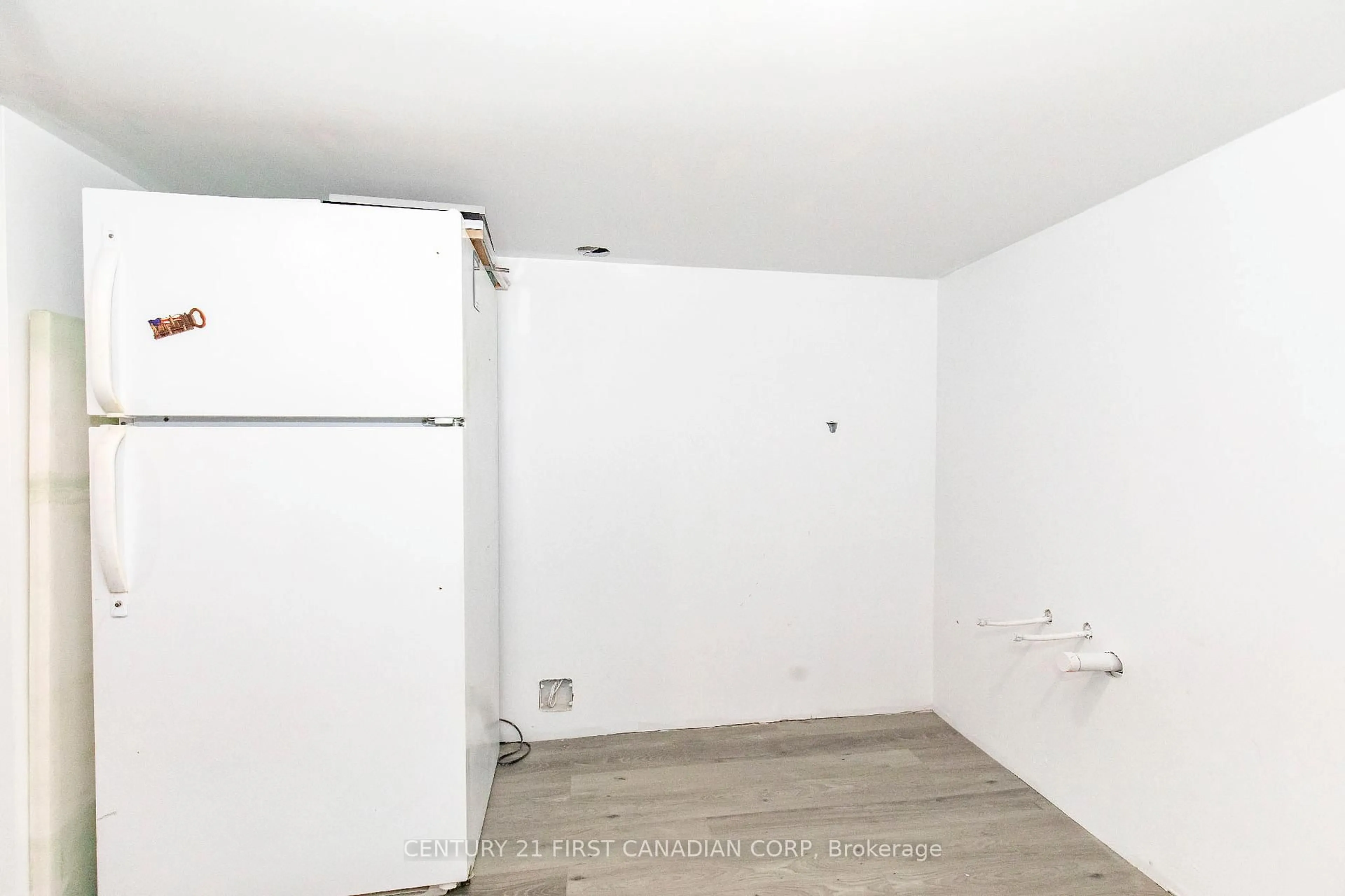 A pic of a room for 12 Noel Ave, London East Ontario N5V 1A9