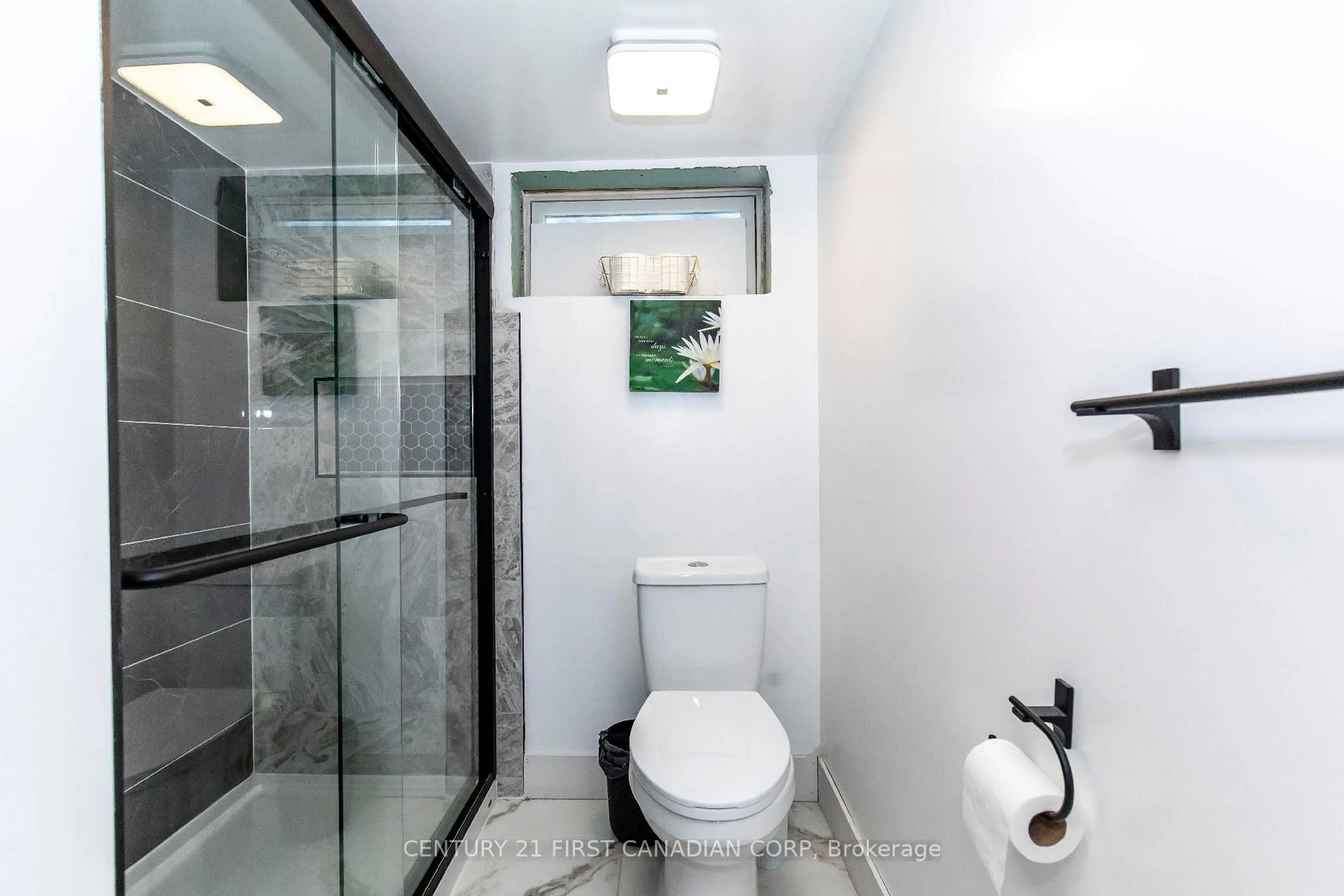 Standard bathroom, ceramic/tile floor for 12 Noel Ave, London East Ontario N5V 1A9