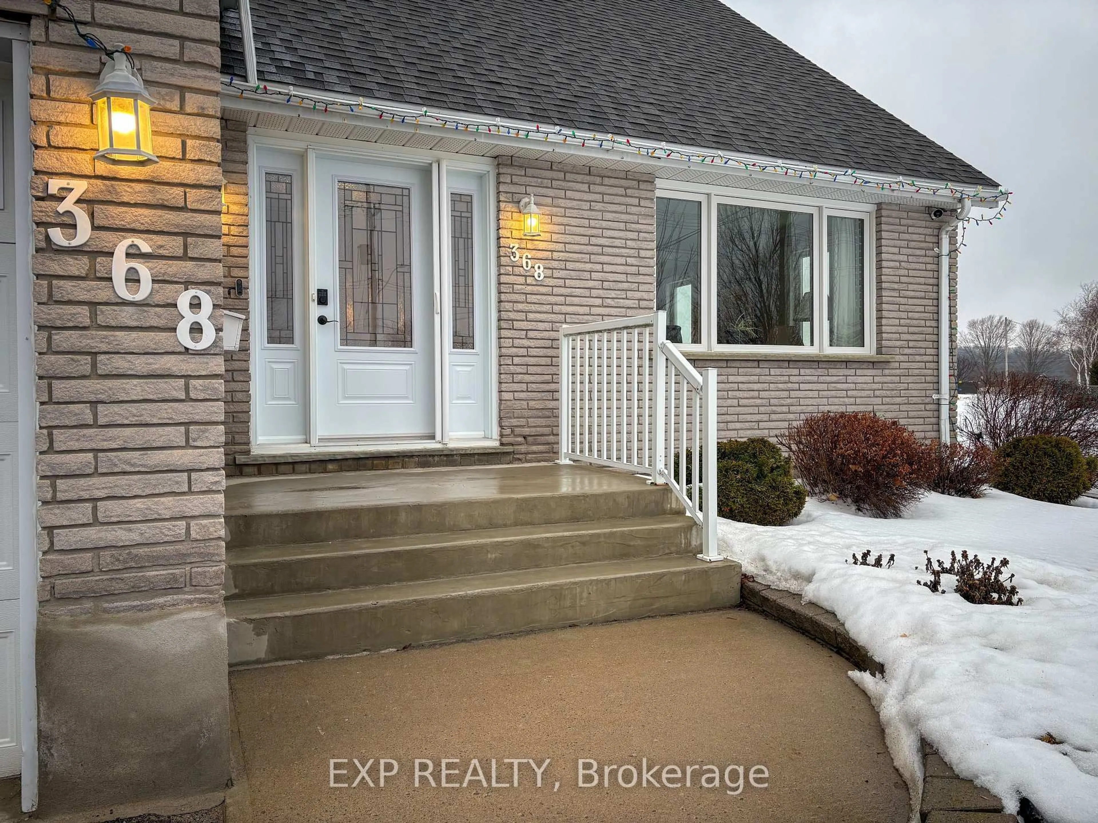 Indoor entryway for 368 McAndrew Ave, Renfrew Ontario K7V 3X5