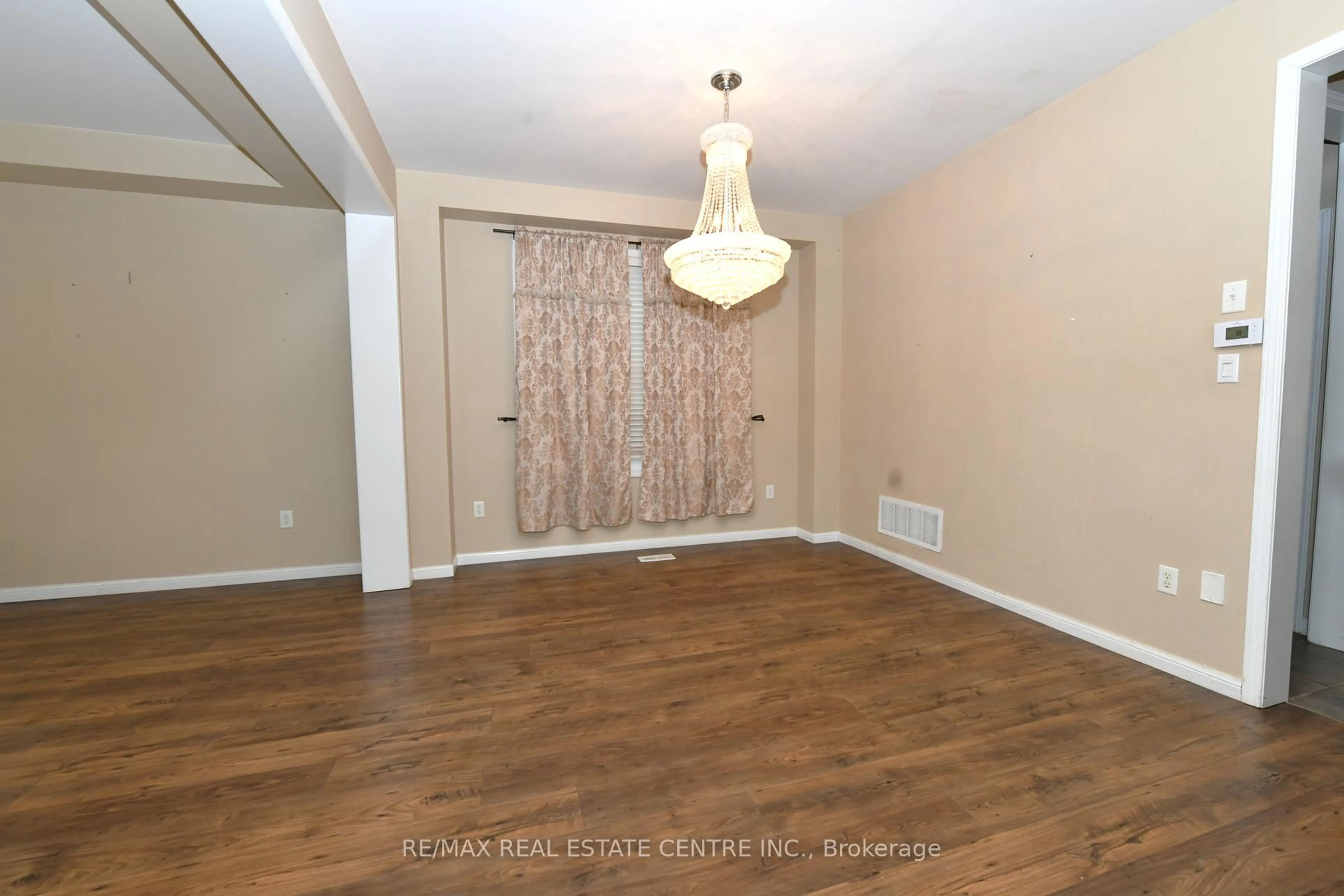 A pic of a room for 271 Baldwin Dr, Cambridge Ontario N3C 0B8
