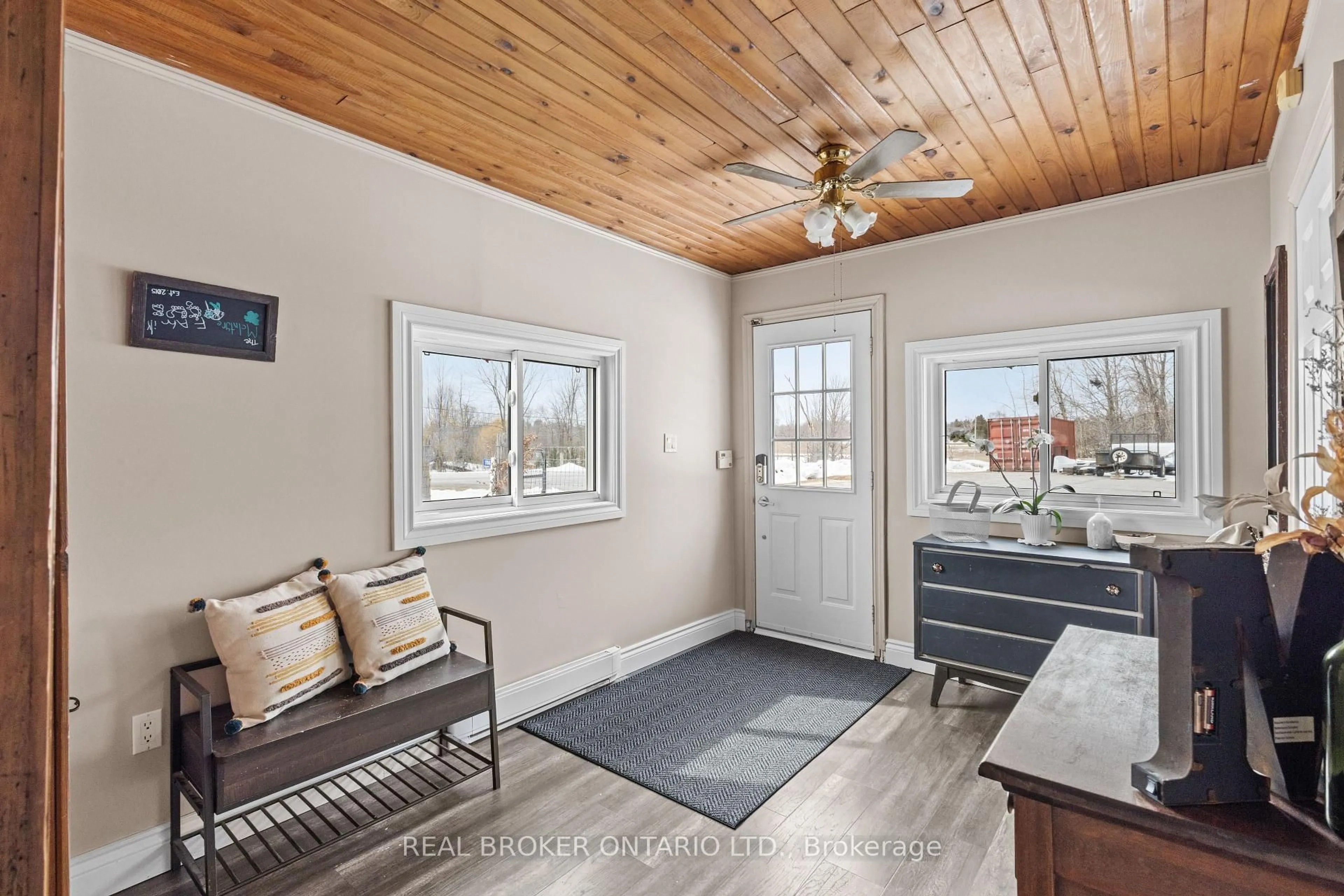 Indoor entryway for 1114 Scotch Corners Rd, Carleton Place Ontario K7C 3P1
