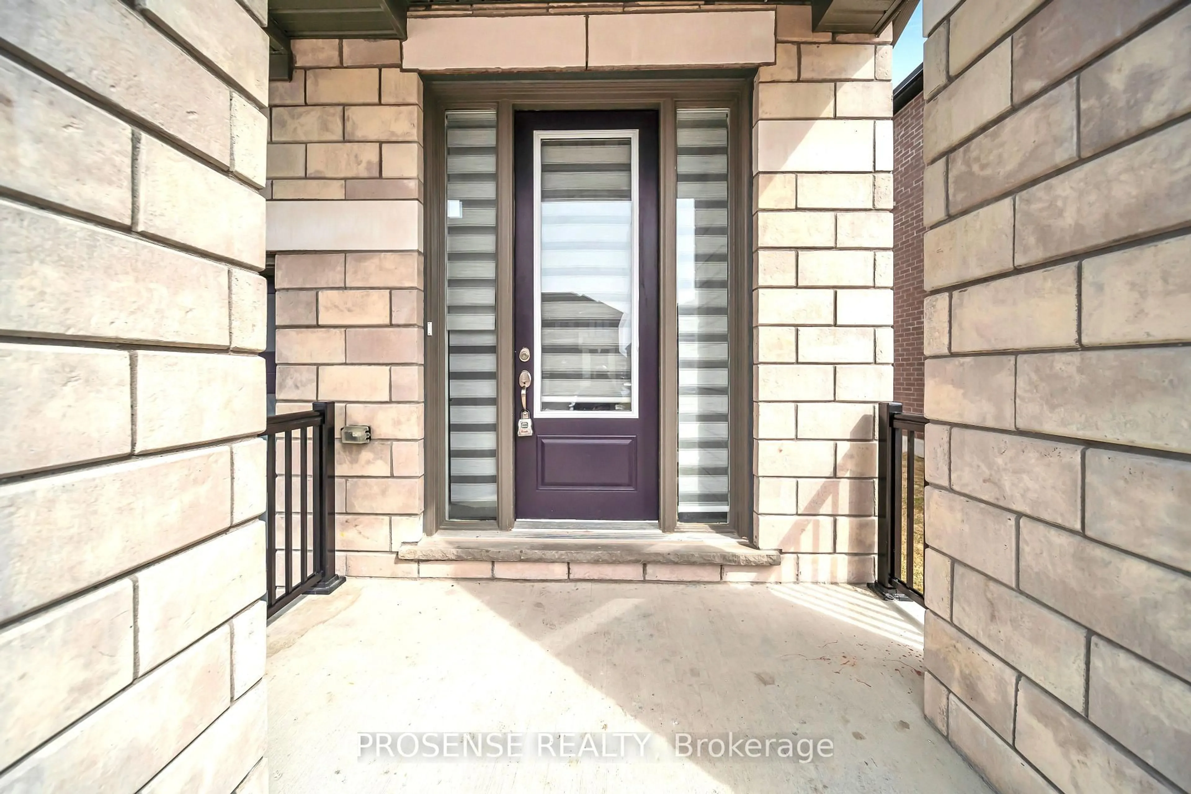 Indoor entryway for 24 Keenan St, Kawartha Lakes Ontario K9V 6C2