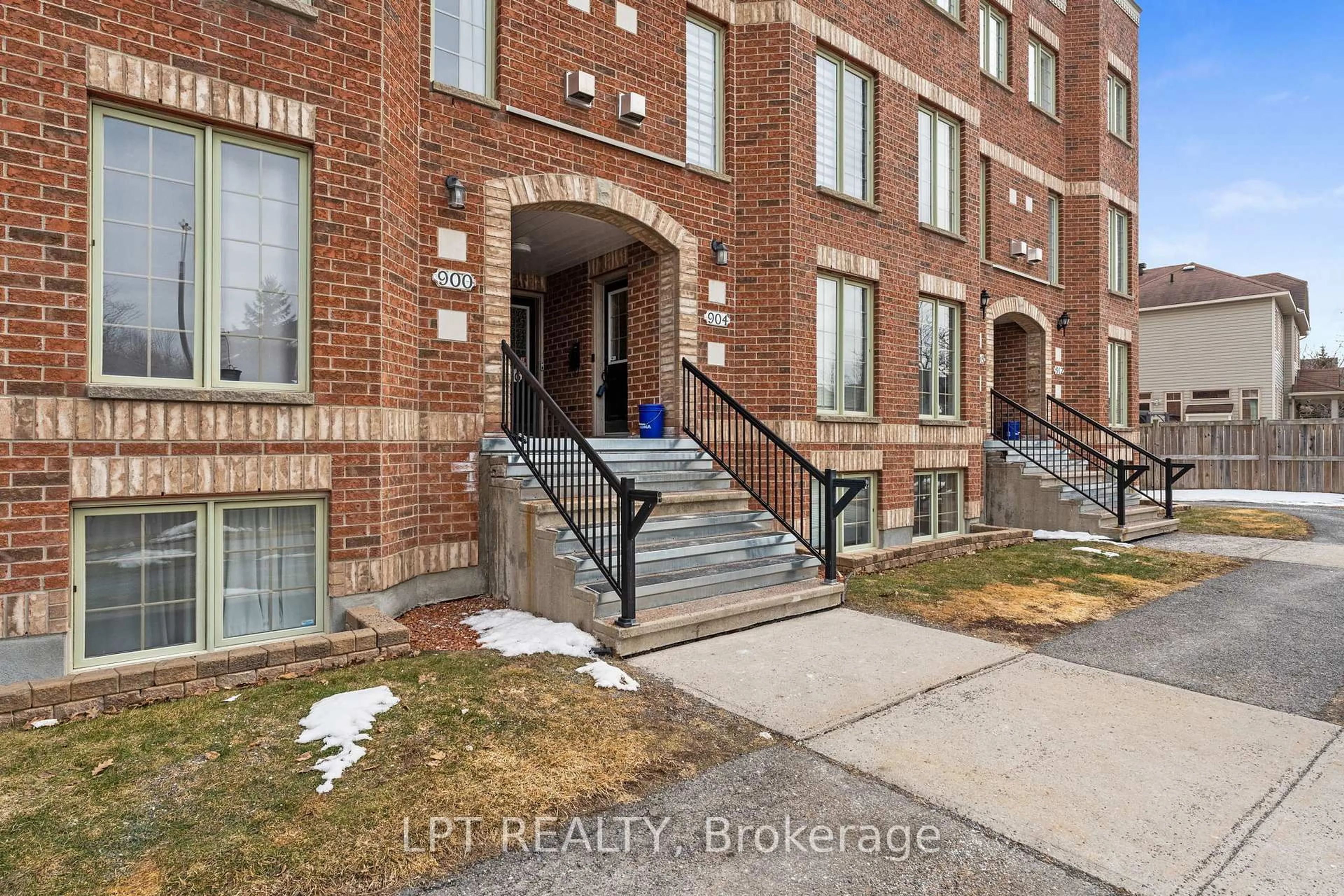 Unknown for 902 Longfields Dr #., Ottawa Ontario K2J 5K6