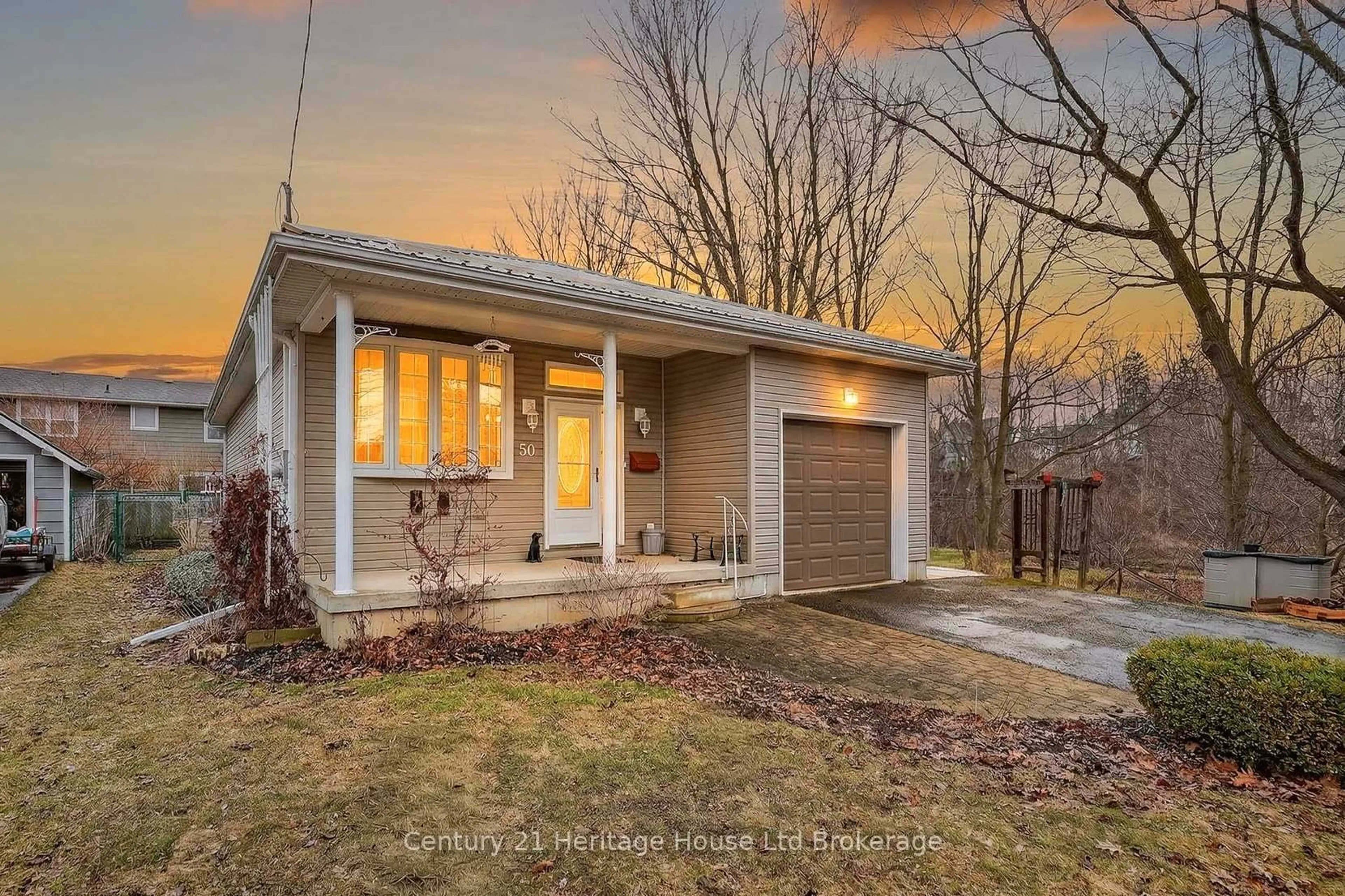 Home with brick exterior material, street for 50 Wellington Ave, Ingersoll Ontario N5C 1C3