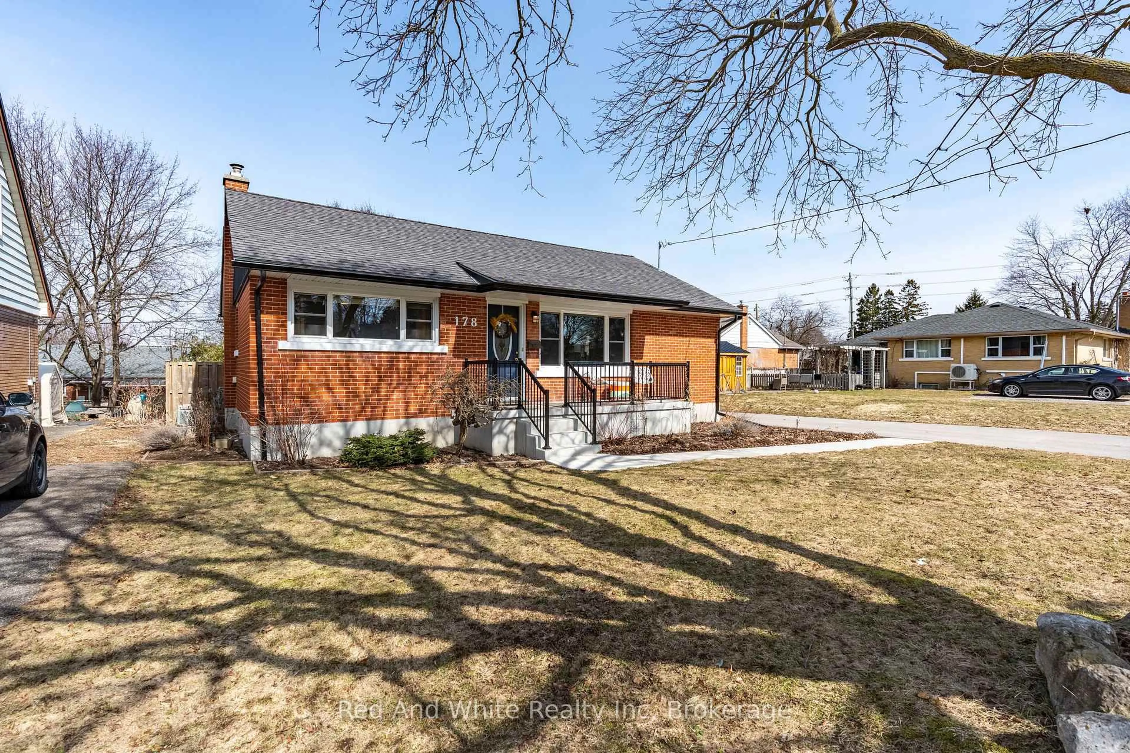 Home with brick exterior material, street for 178 Bristol St, Waterloo Ontario N2J 1H1