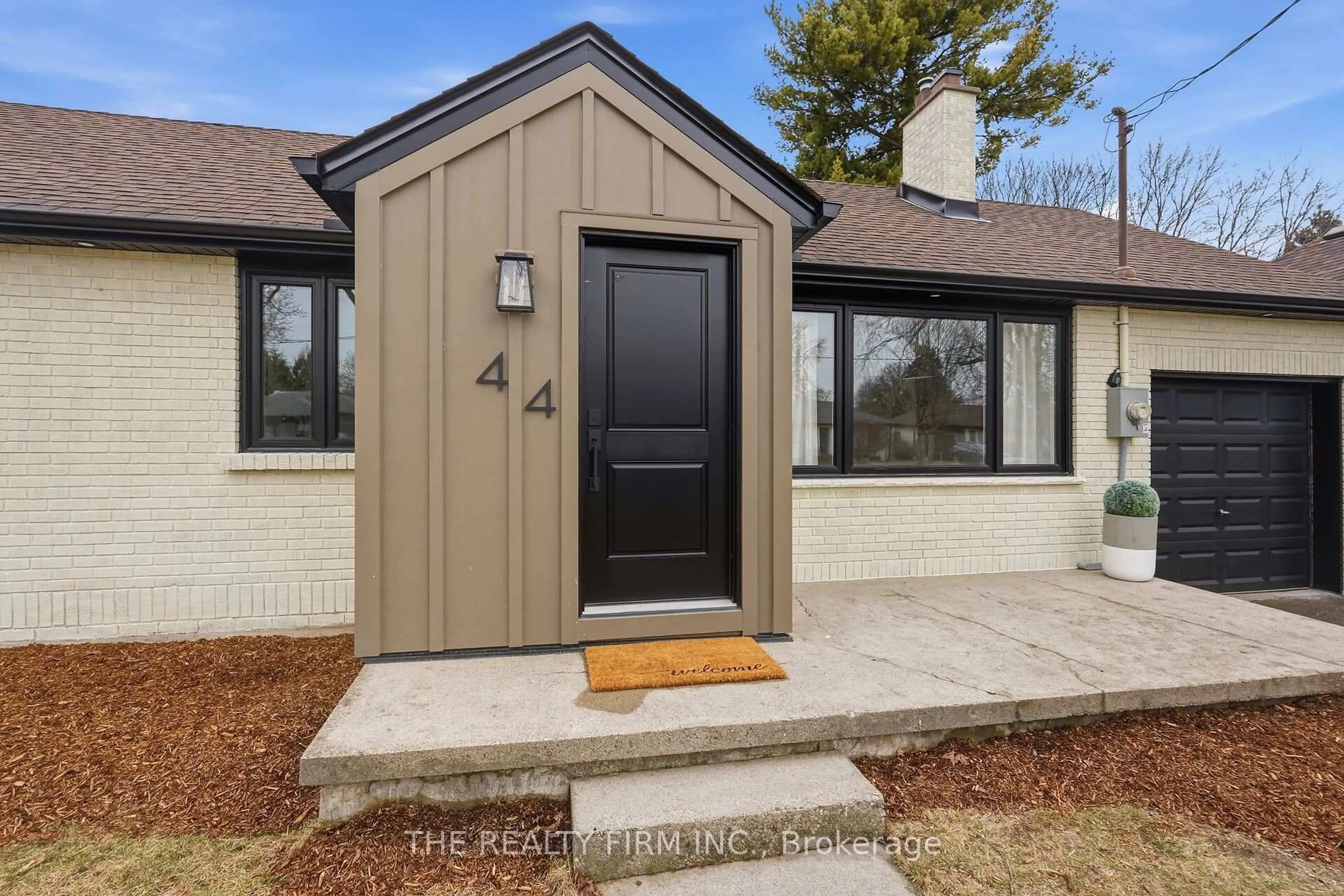 Home with vinyl exterior material, street for 44 David St, London South Ontario N6P 1B3