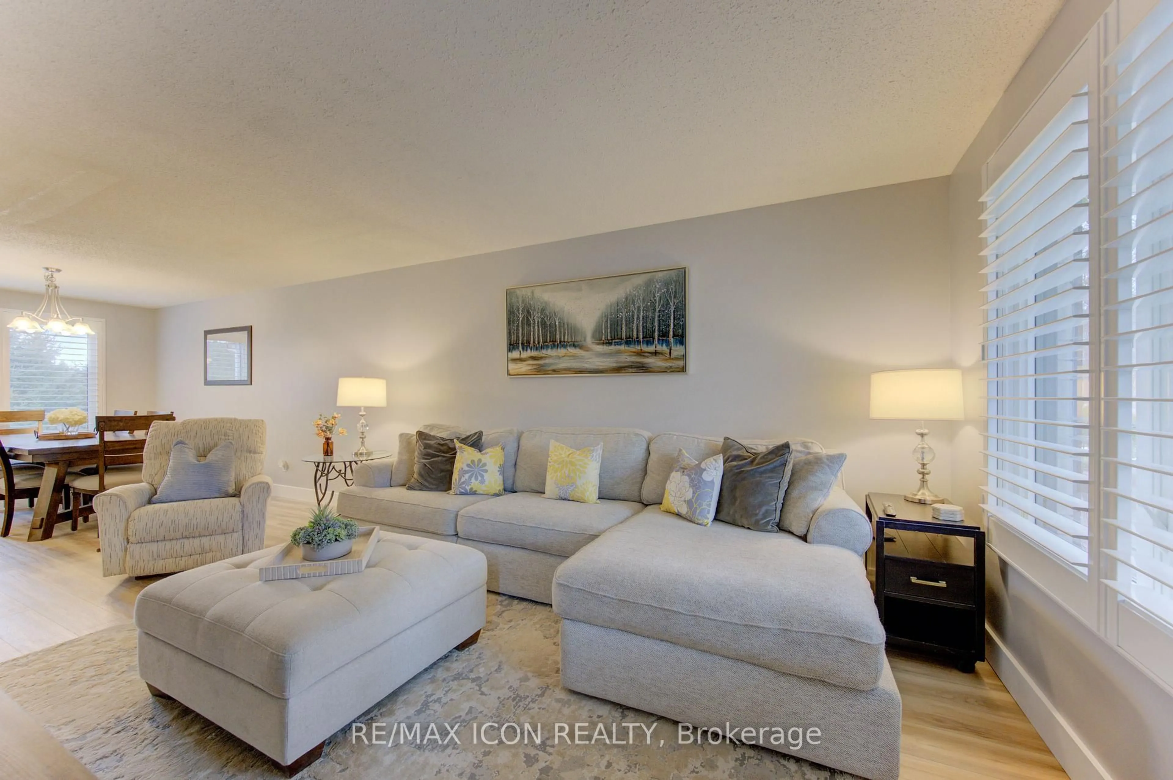 Living room with furniture, unknown for 113 Anvil St, Kitchener Ontario N2P 1Y1