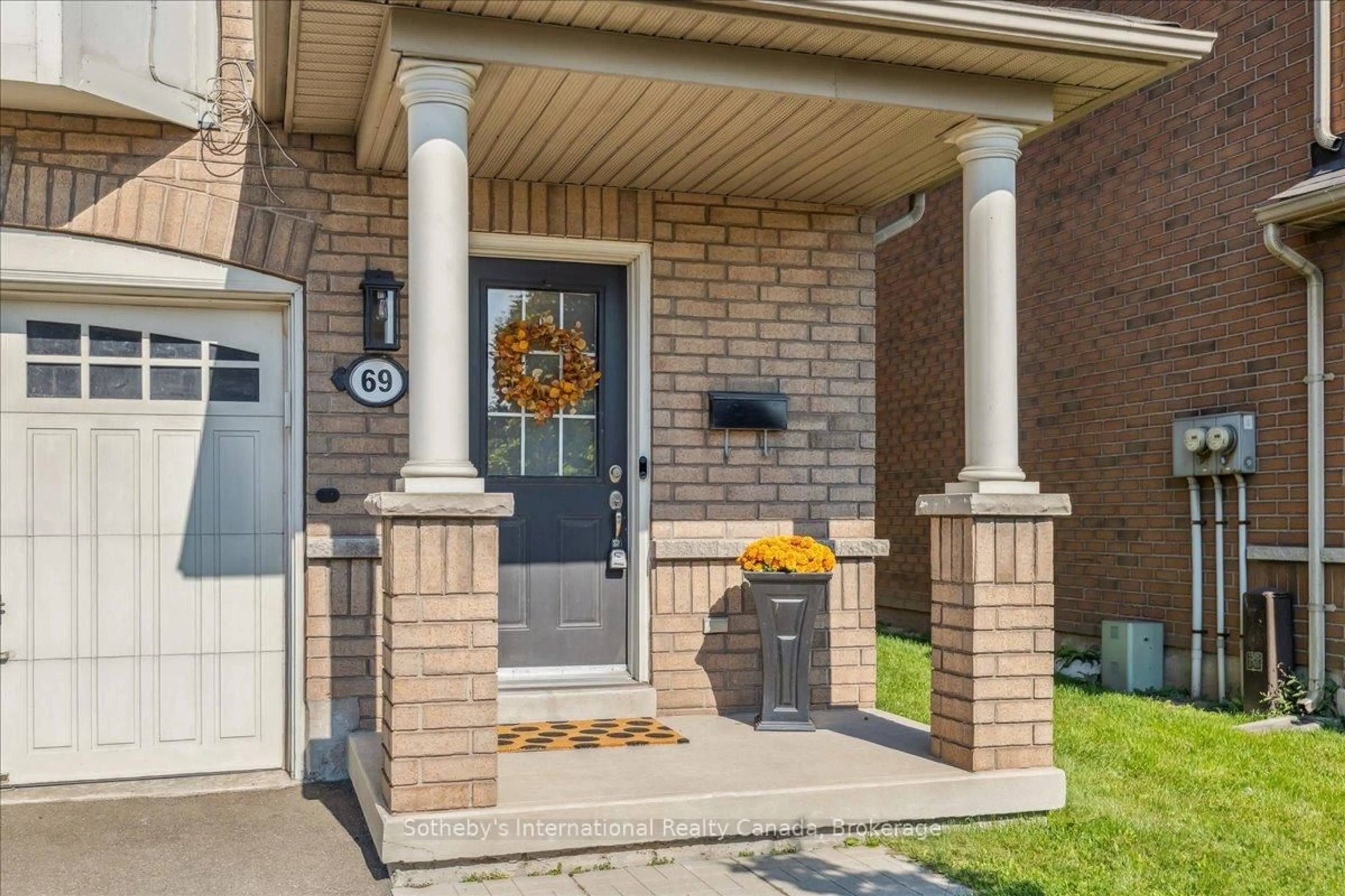Home with brick exterior material, street for 470 Beach Blvd #69, Hamilton Ontario L8H 6X2