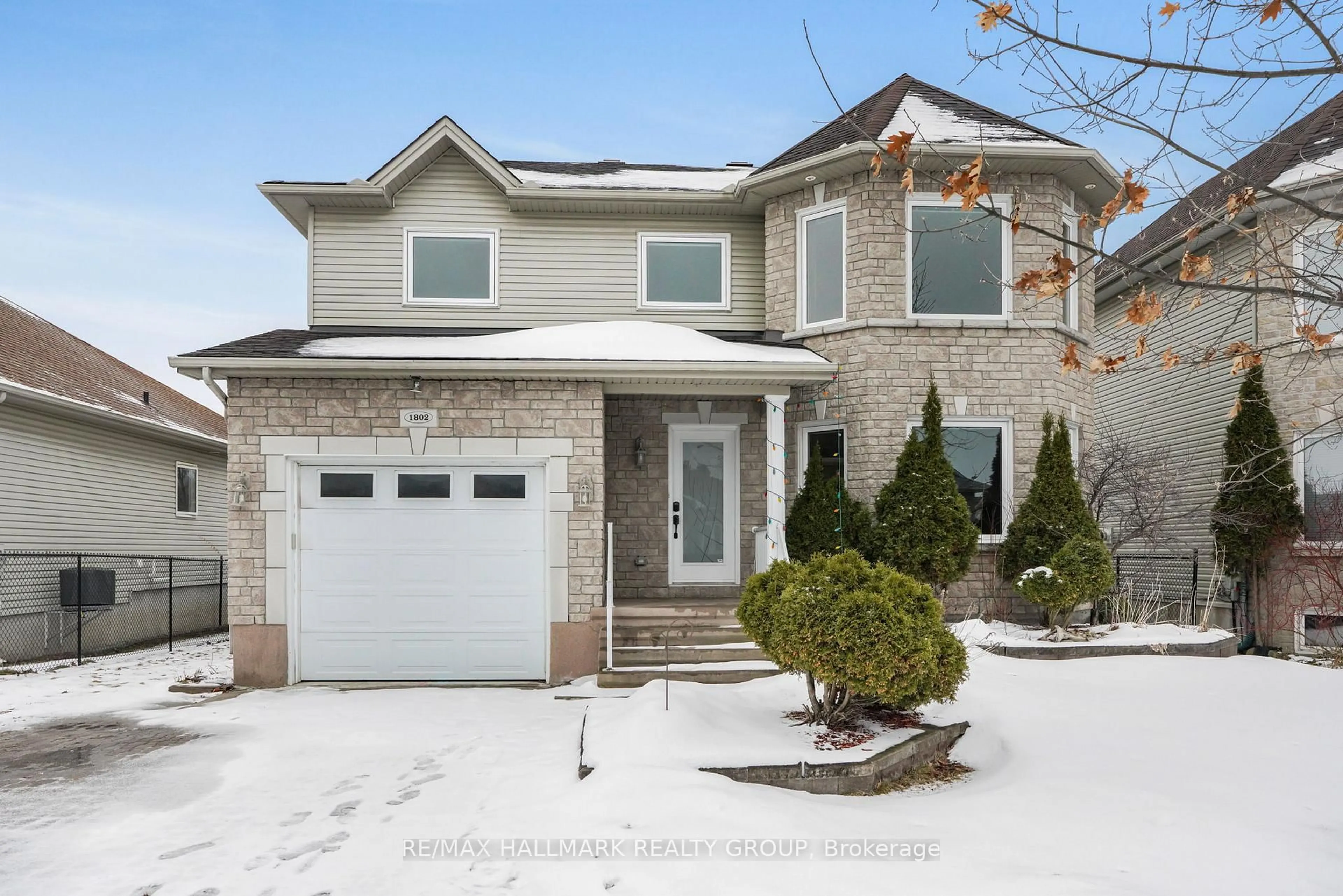 Home with brick exterior material, street for 1802 PATRICIA St, Clarence-Rockland Ontario K4K 1T4