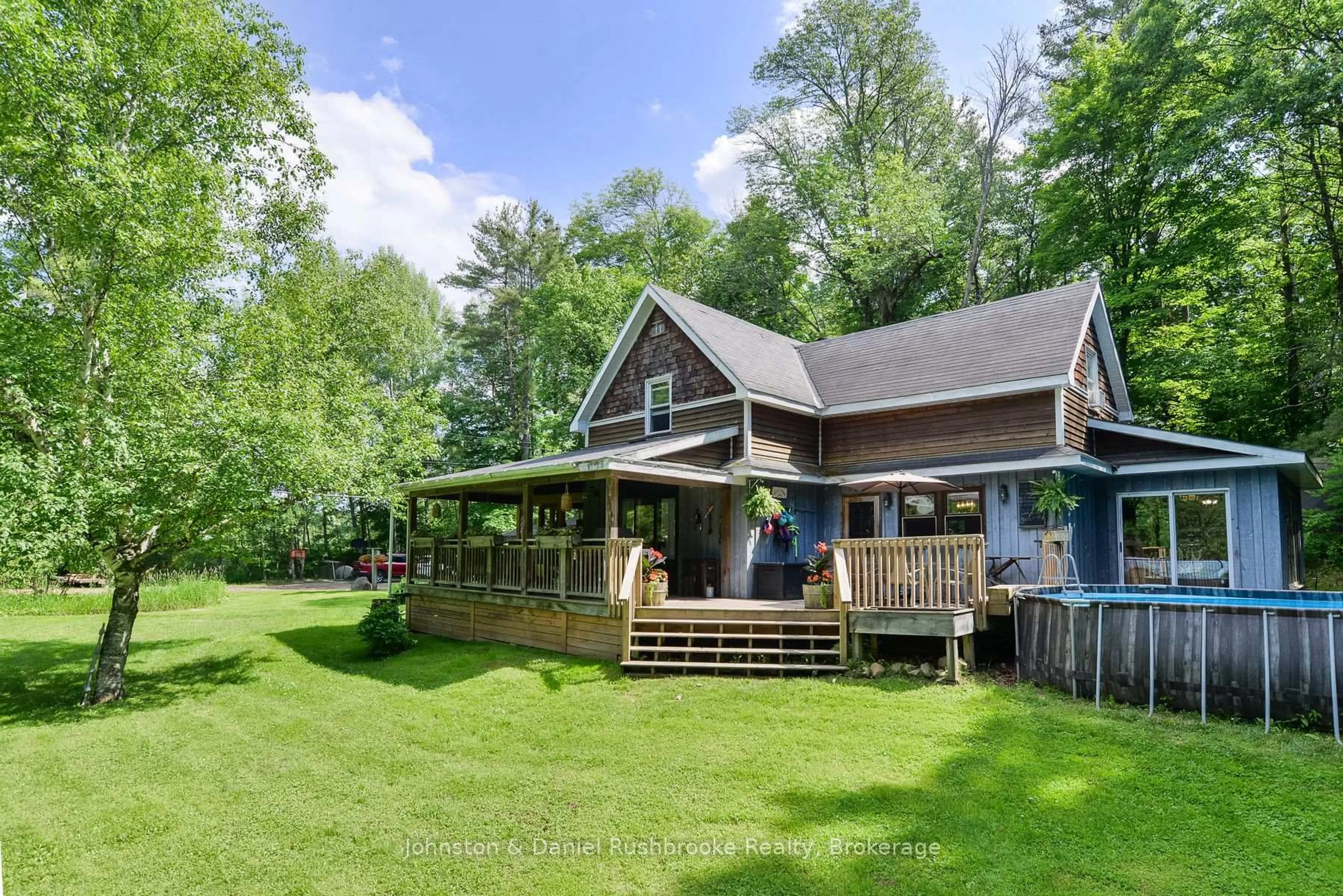 A pic from outside/outdoor area/front of a property/back of a property/a pic from drone, water/lake/river/ocean view for 1658 HOUSEY'S RAPIDS Rd, Gravenhurst Ontario P1P 1R3