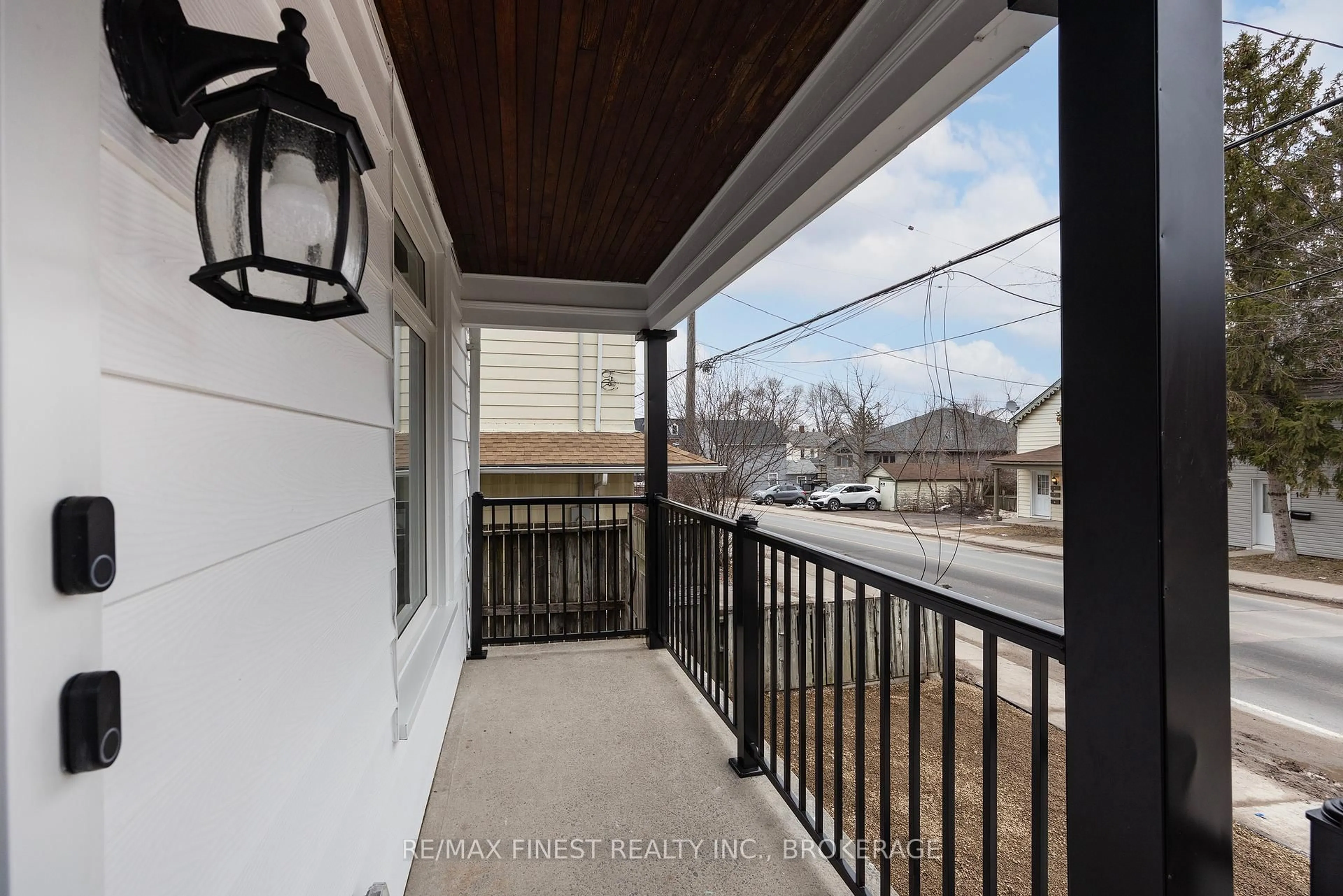 Patio, street for 184 Montreal St, Kingston Ontario K7K 3G4