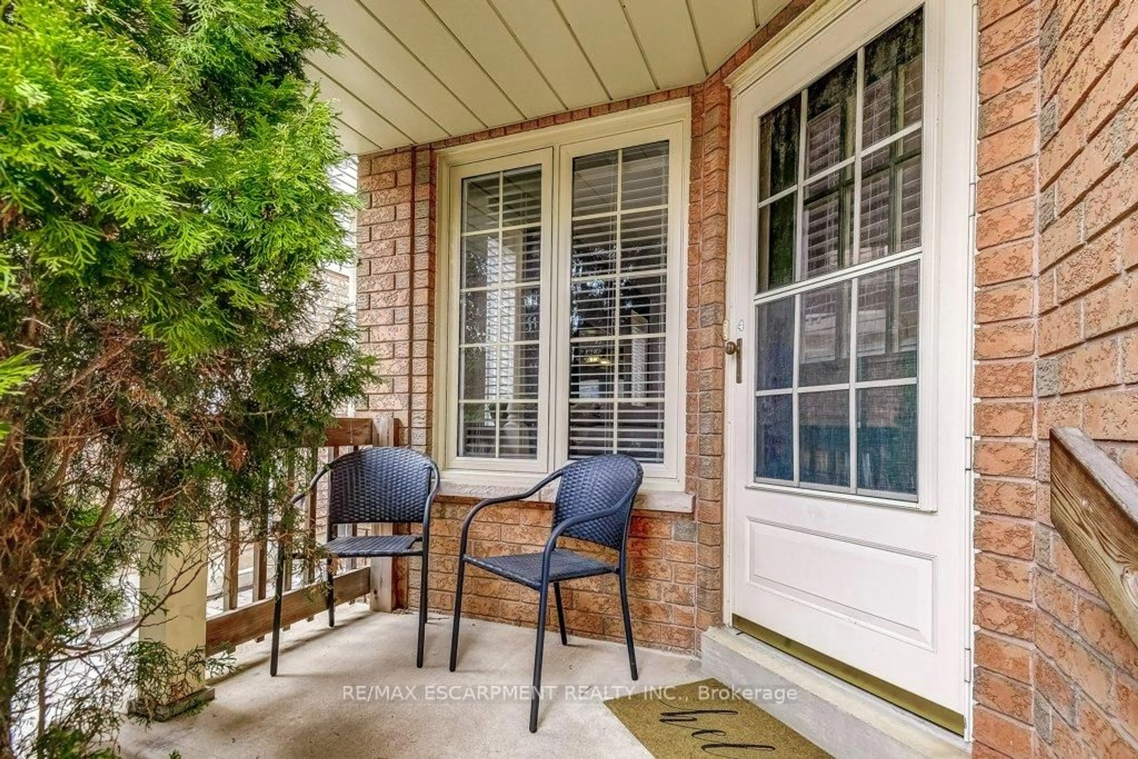 Patio, street for 4 Harnesworth Cres, Hamilton Ontario L8B 0J3