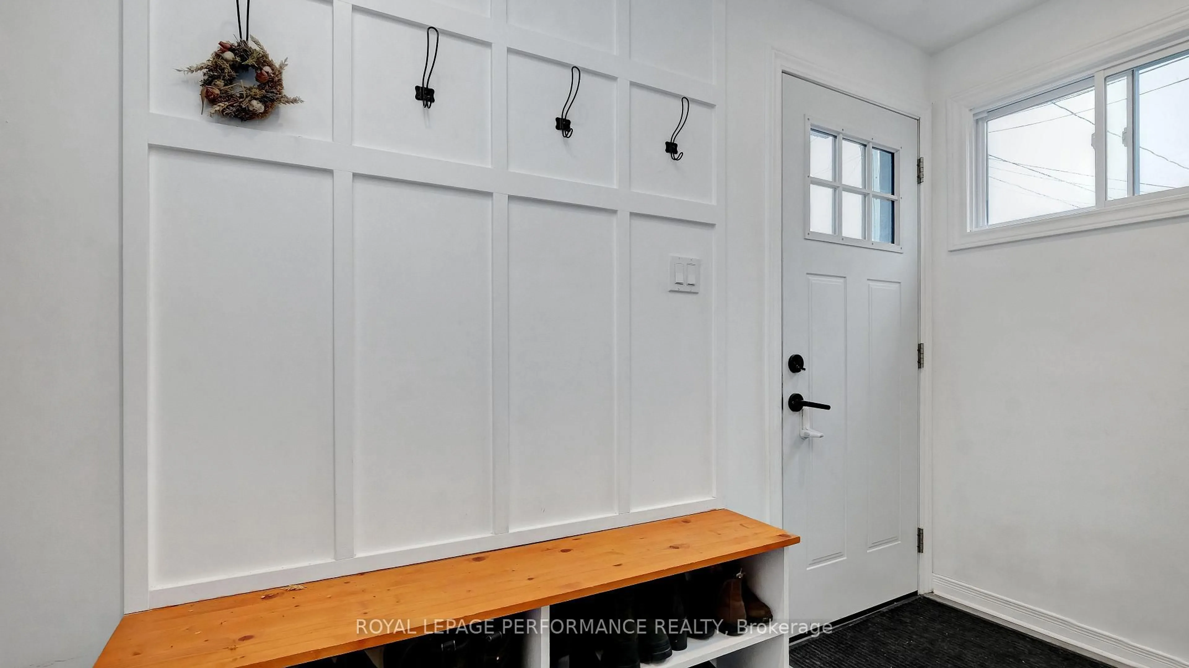 Indoor entryway for 319 Frontenac St, Ottawa Ontario K1L 6K6