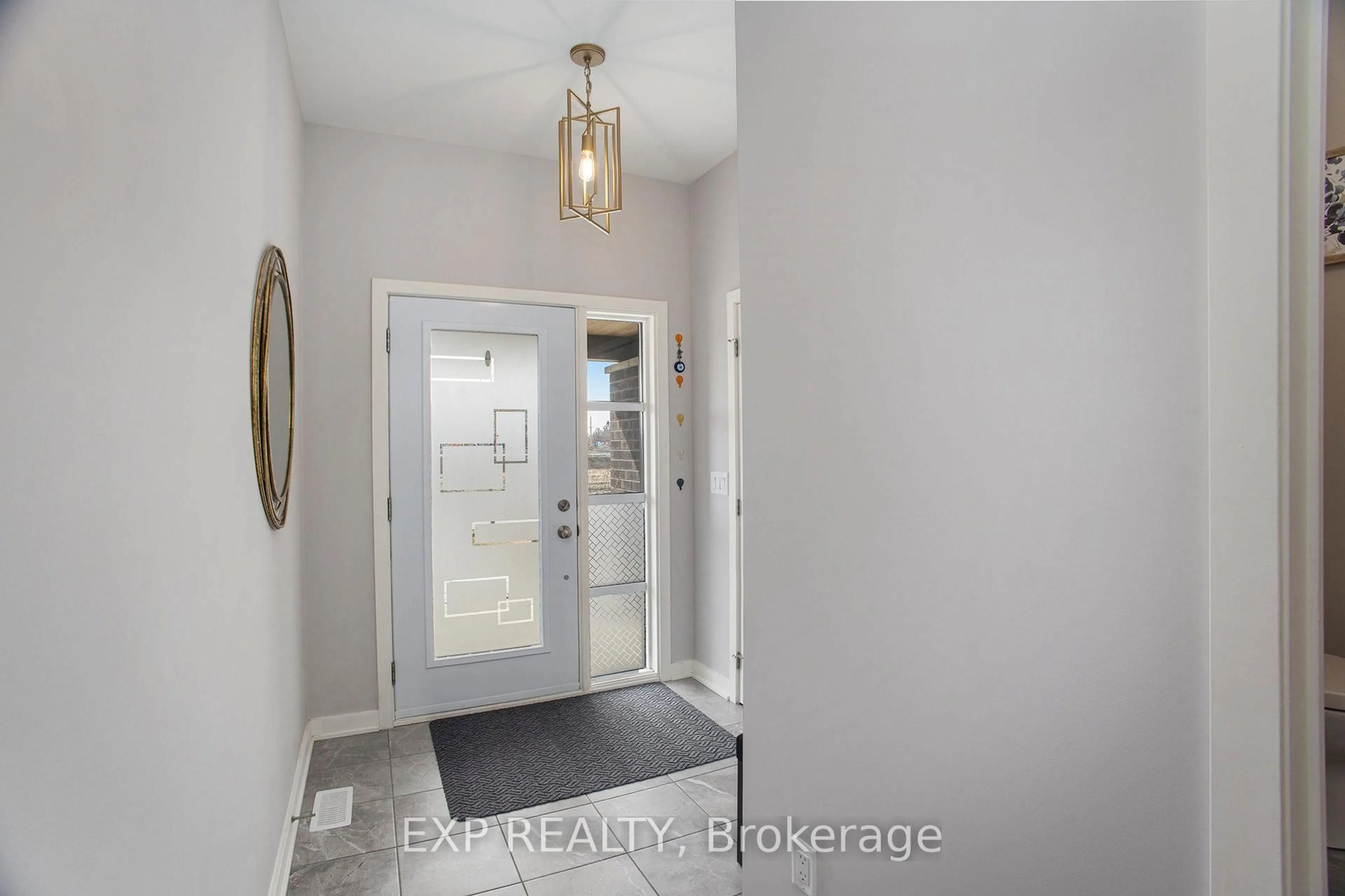 Indoor entryway for 1022 Lunar Glow Cres, Ottawa Ontario K4M 0J9