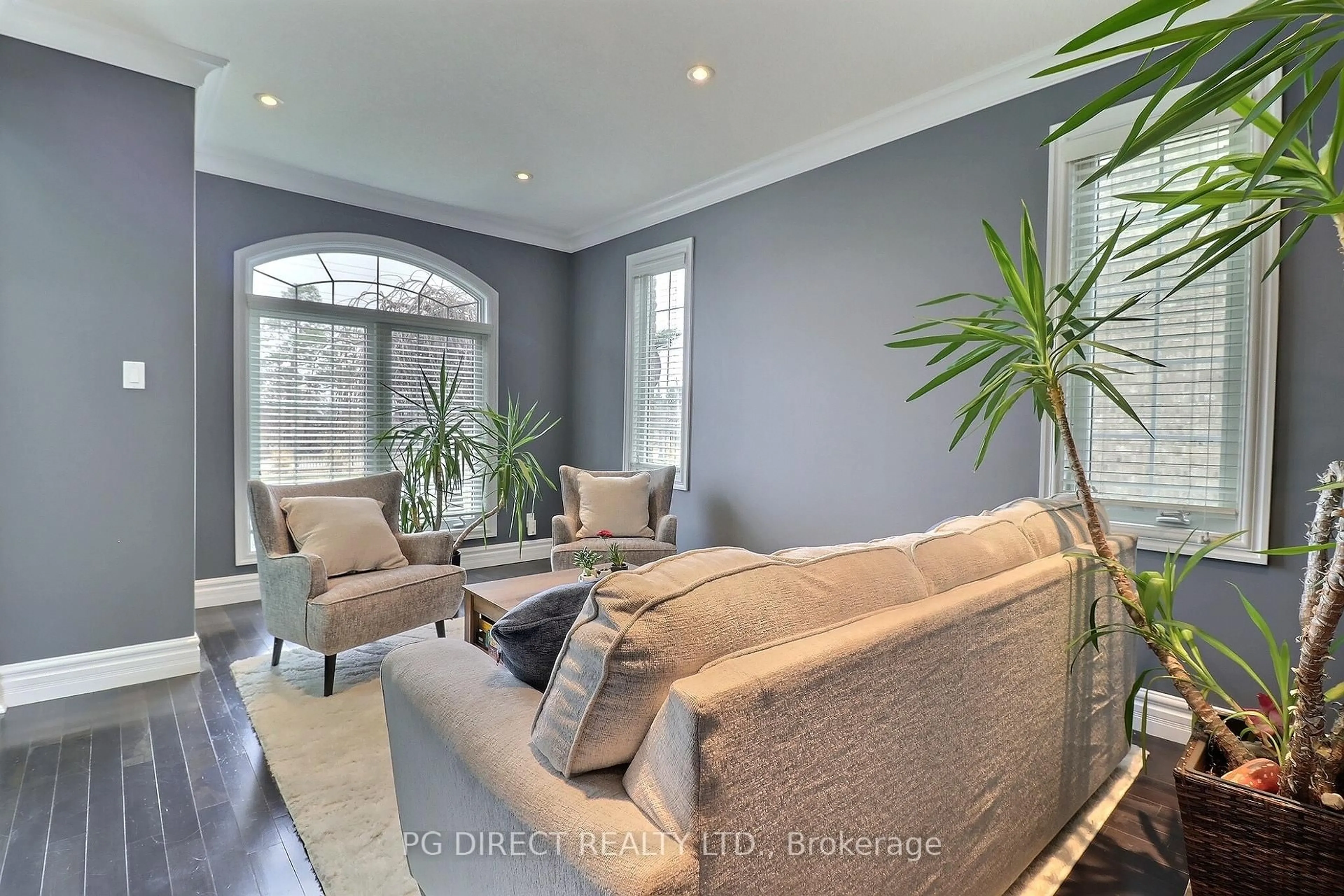 Living room with furniture, unknown for 3519 Loyalist Crt, London South Ontario N6P 0A5